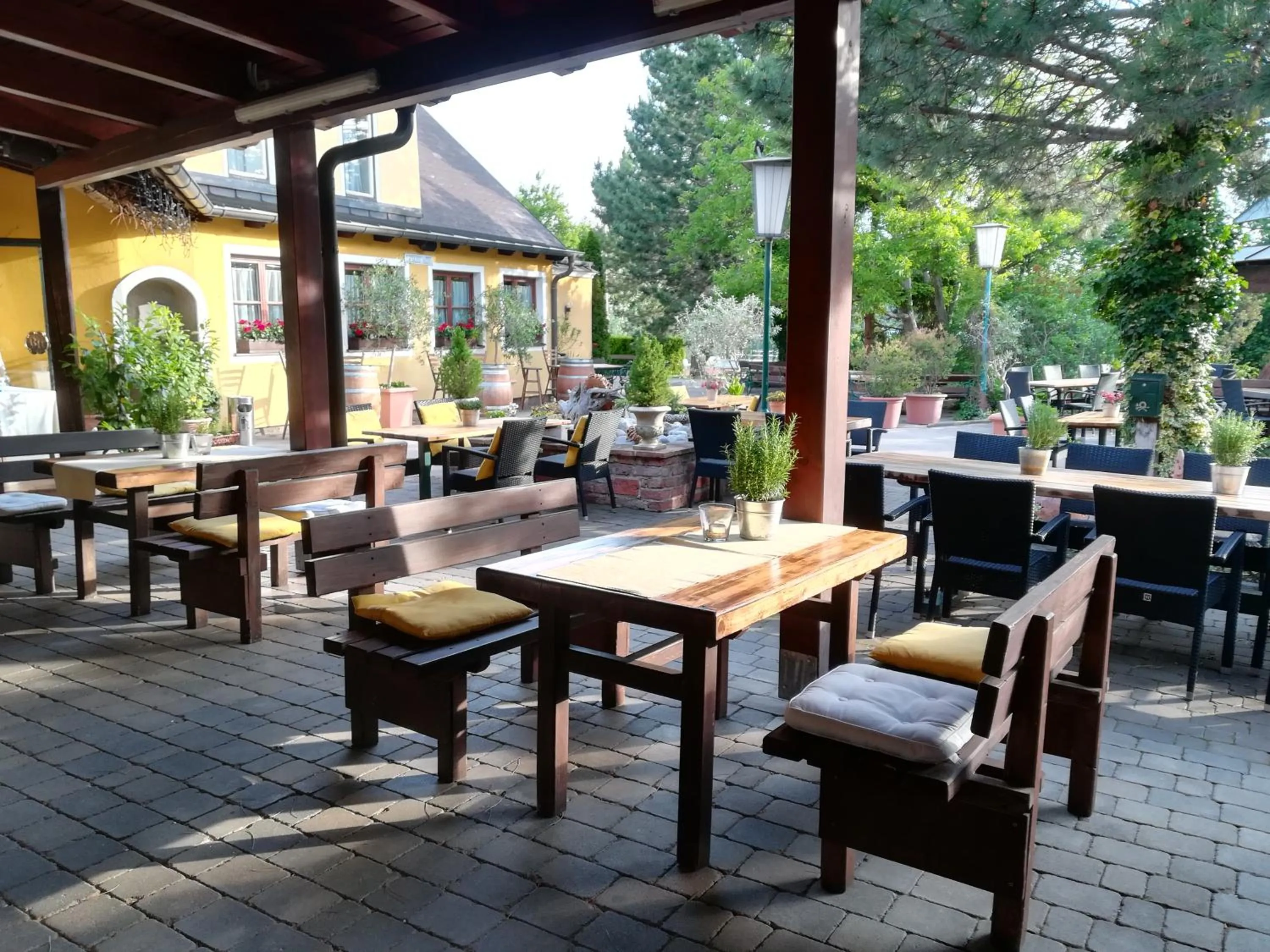 Restaurant/places to eat in Tennis Golf Hotel Höllrigl