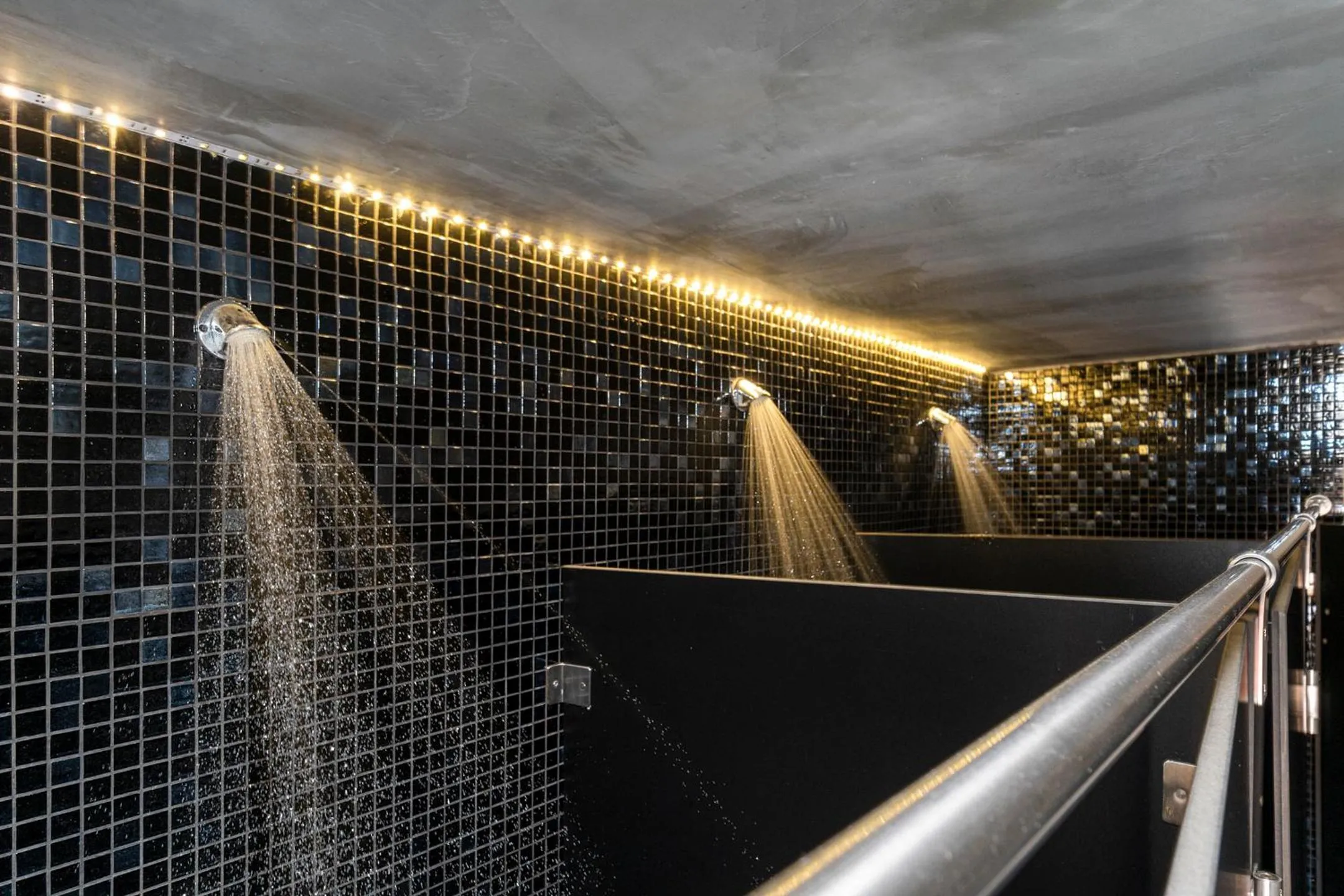 Bathroom in N1 Hostel Apartments and Suites