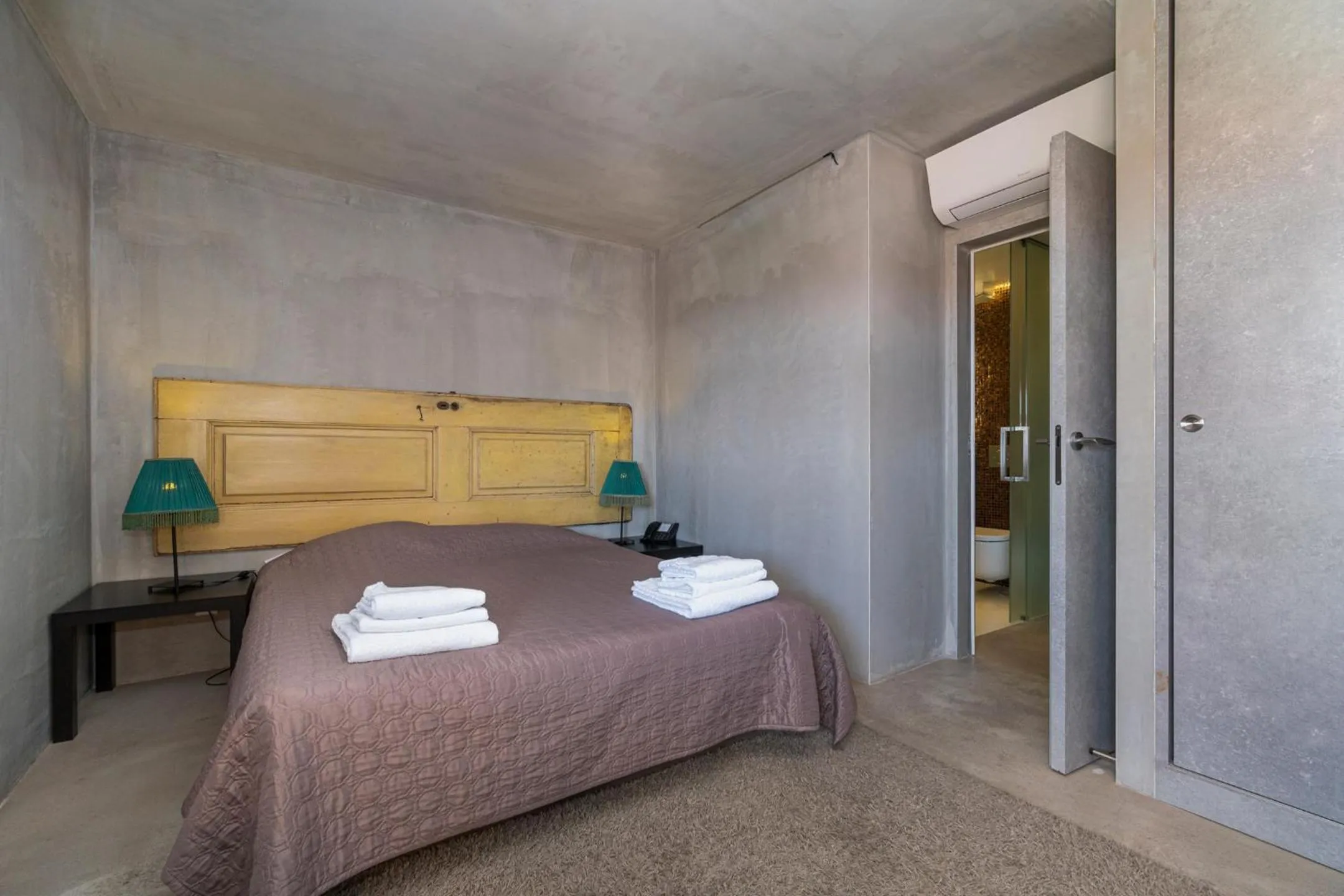 Bed in N1 Hostel Apartments and Suites