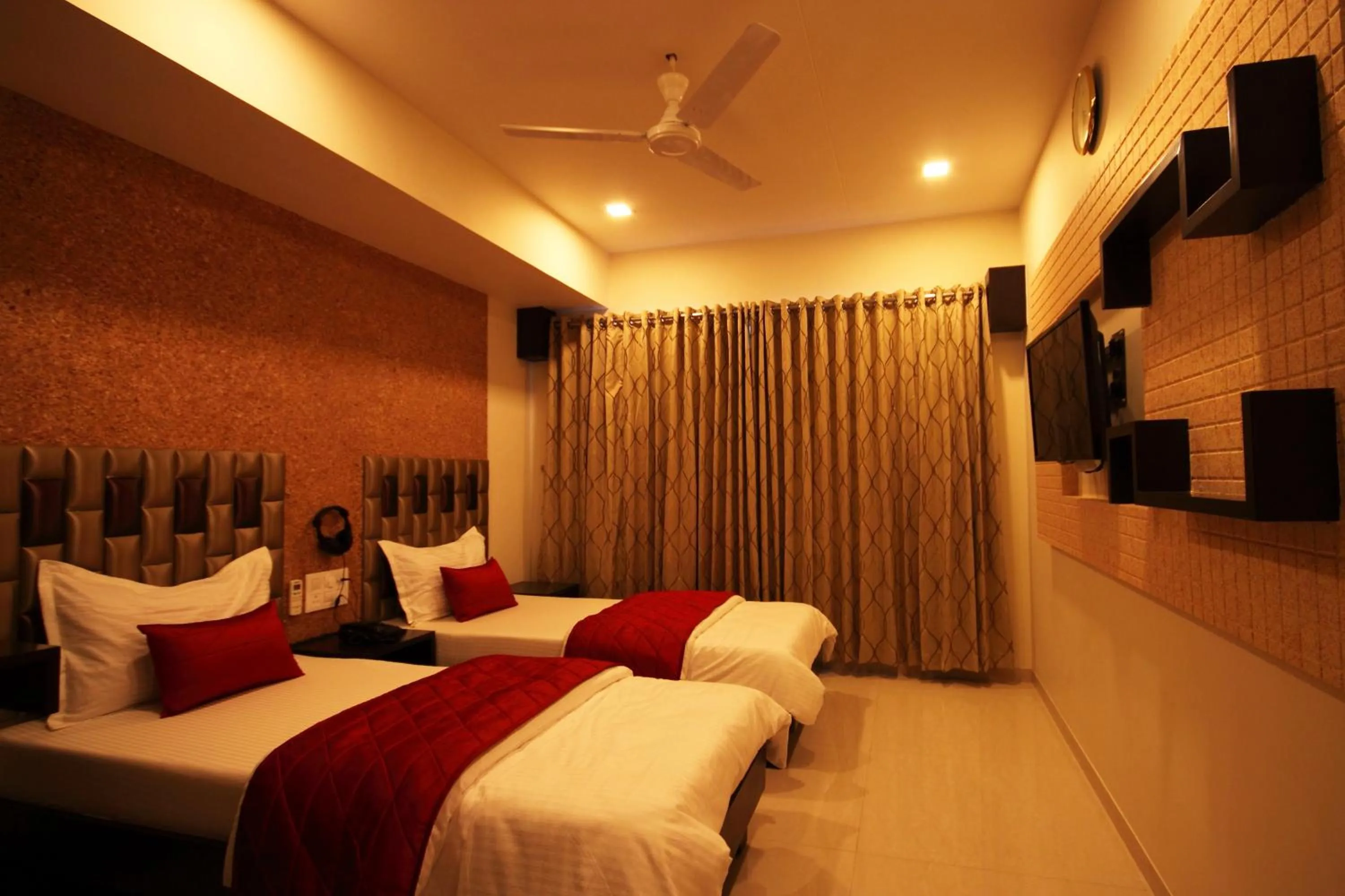 Bed in Hotel Furaat Inn