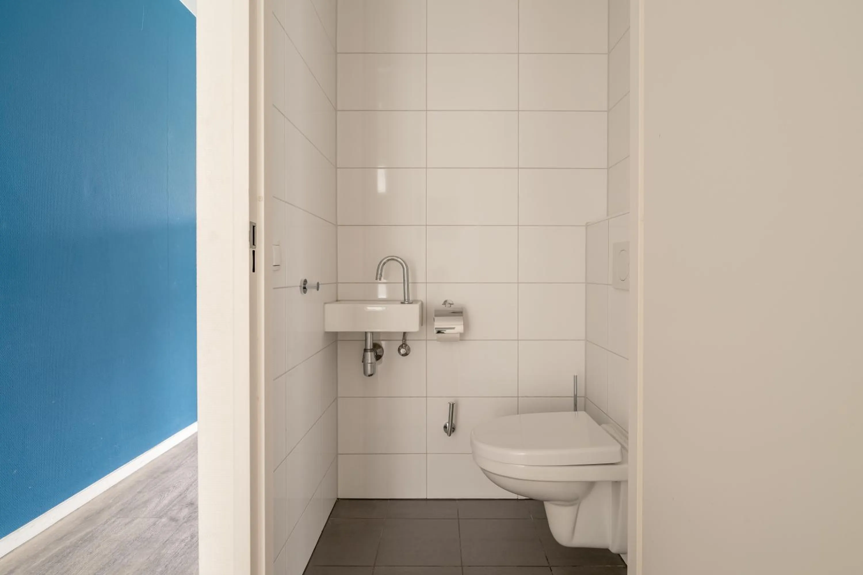 Toilet in YAYS Amsterdam Prince Island by Numa