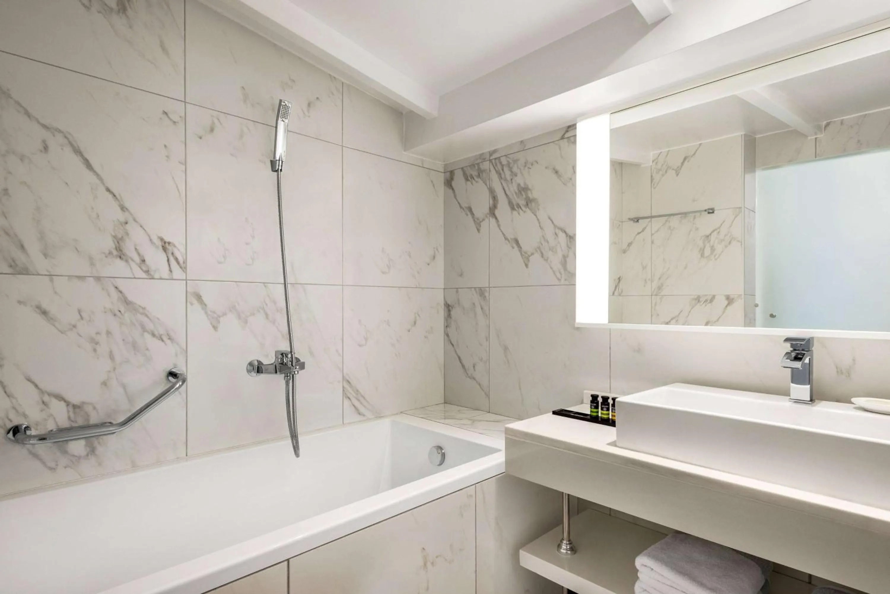 TV and multimedia in TRYP by Wyndham Corfu Dassia