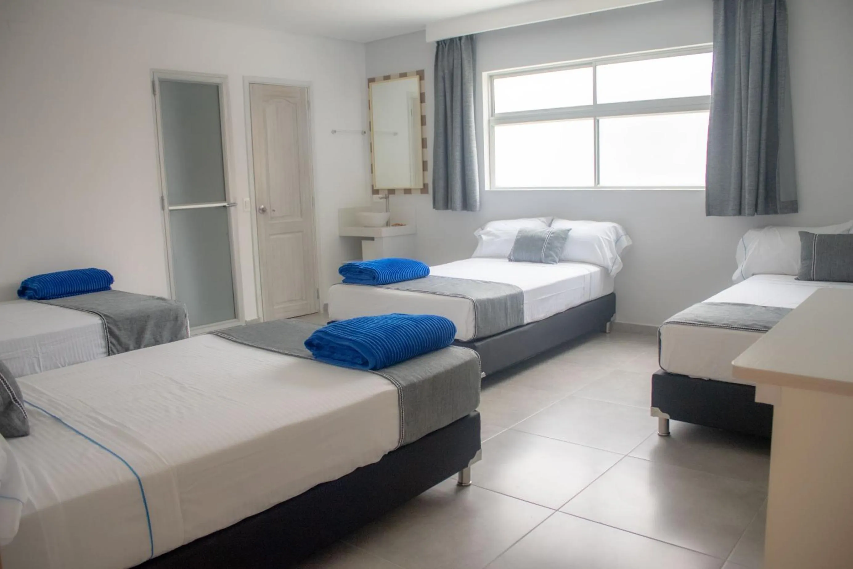 Bedroom, Bed in El Oscar Hotel