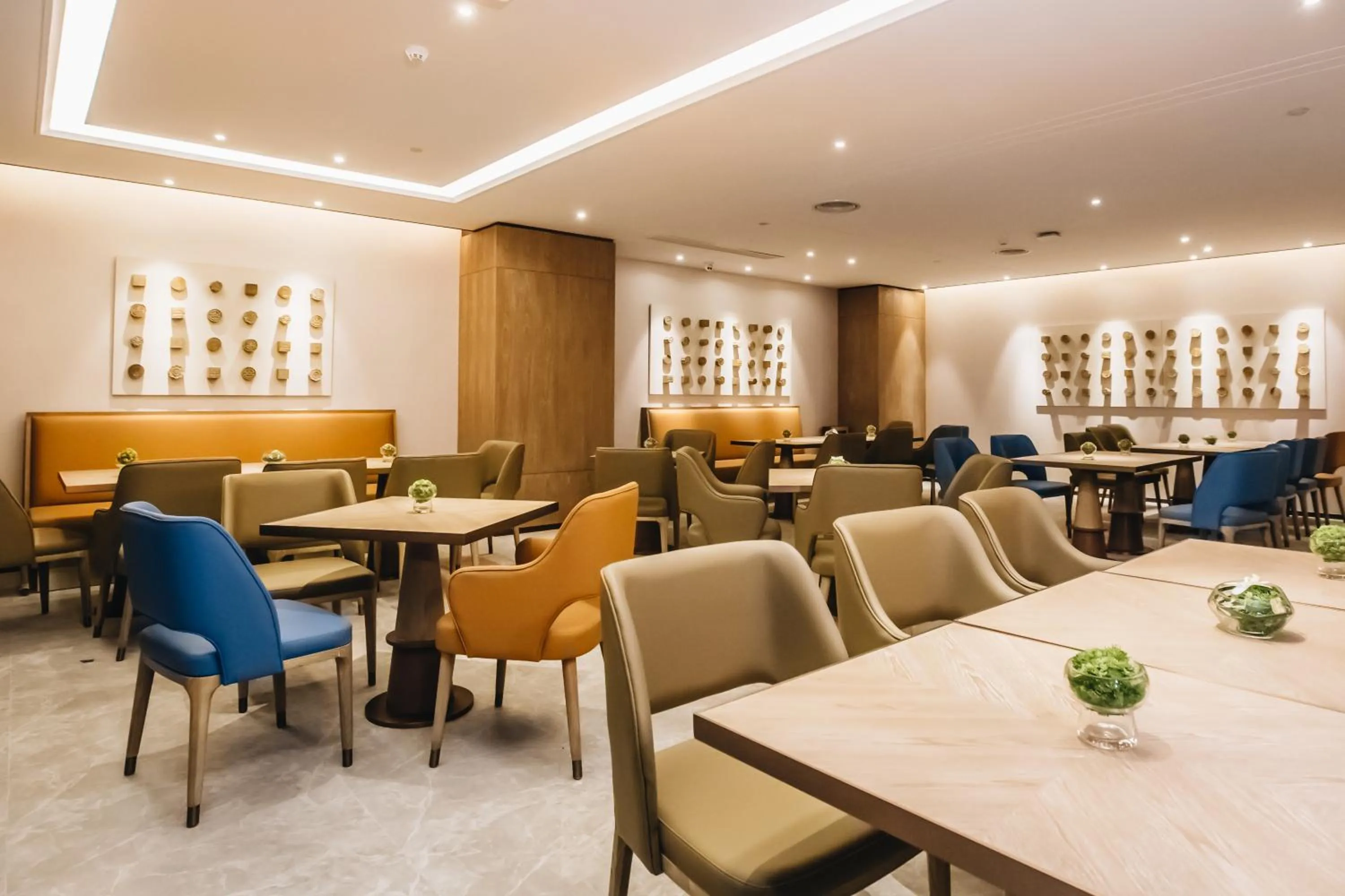 Restaurant/places to eat in Orienwit Hotel-Free Shuttle Bus fir Canton Fair