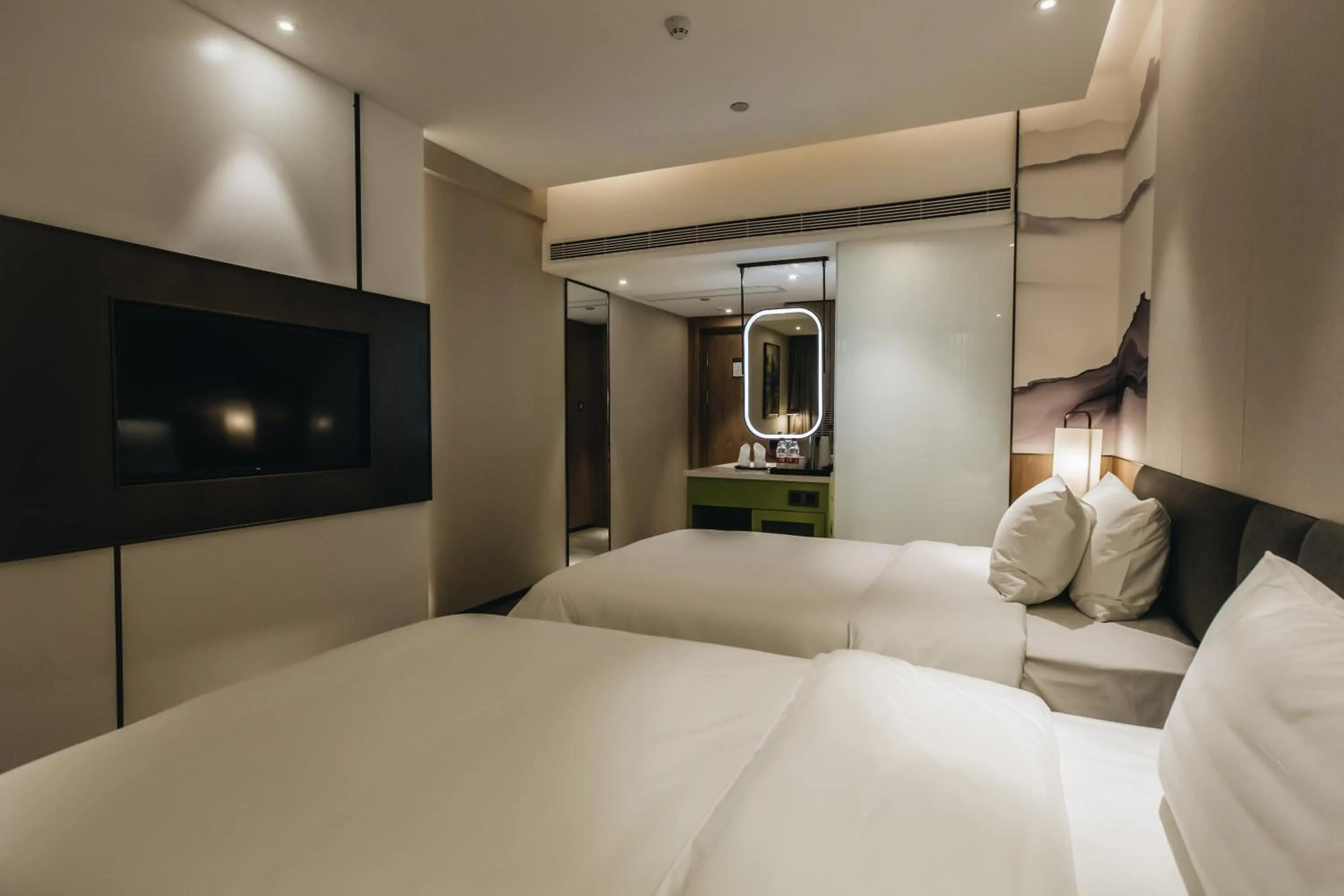 Photo of the whole room, Bed in Orienwit Hotel-Free Shuttle Bus fir Canton Fair