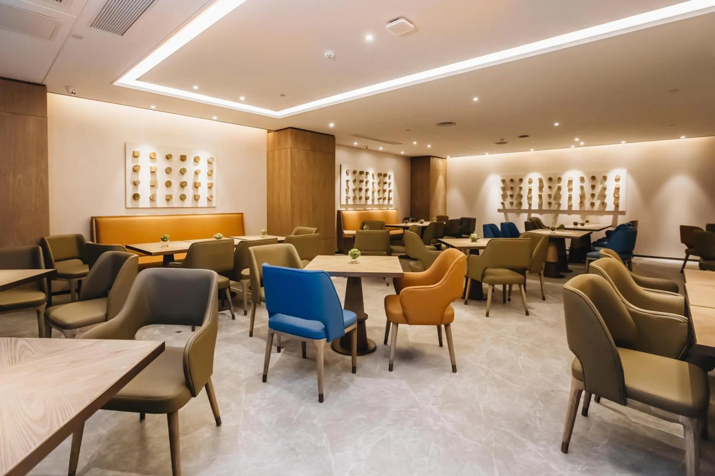 Restaurant/places to eat in Orienwit Hotel-Free Shuttle Bus fir Canton Fair