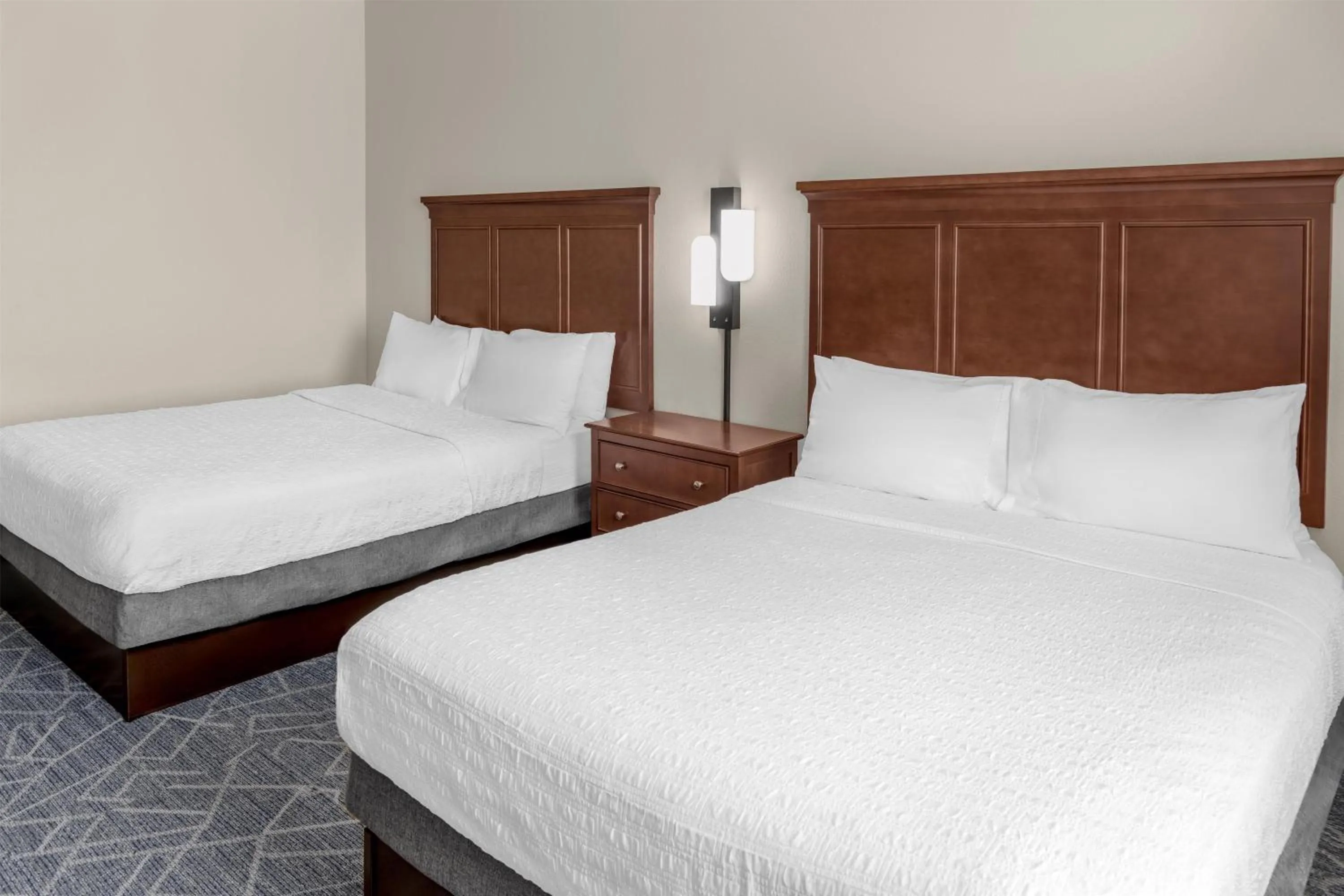 Bed in Hampton Inn and Suites Coconut Creek