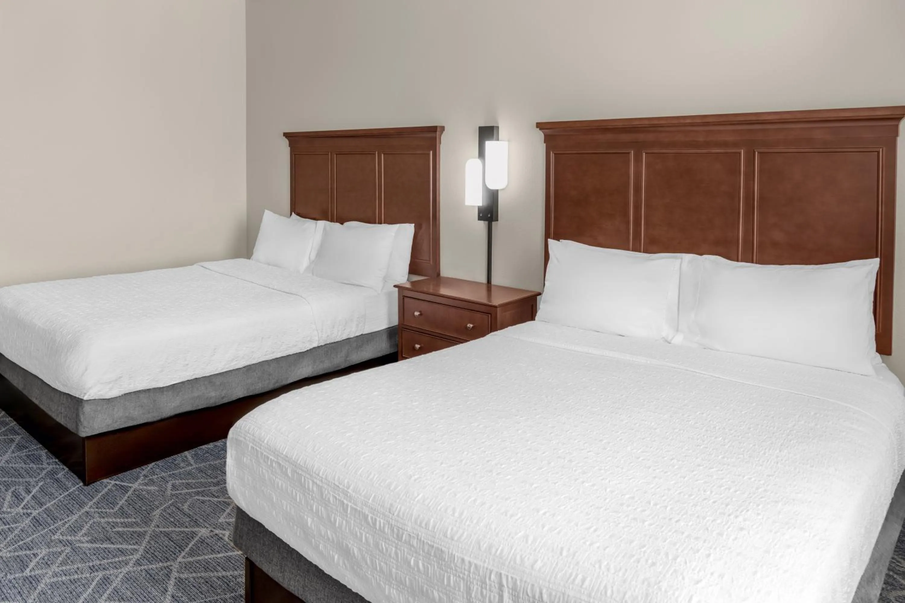 Bed in Hampton Inn and Suites Coconut Creek