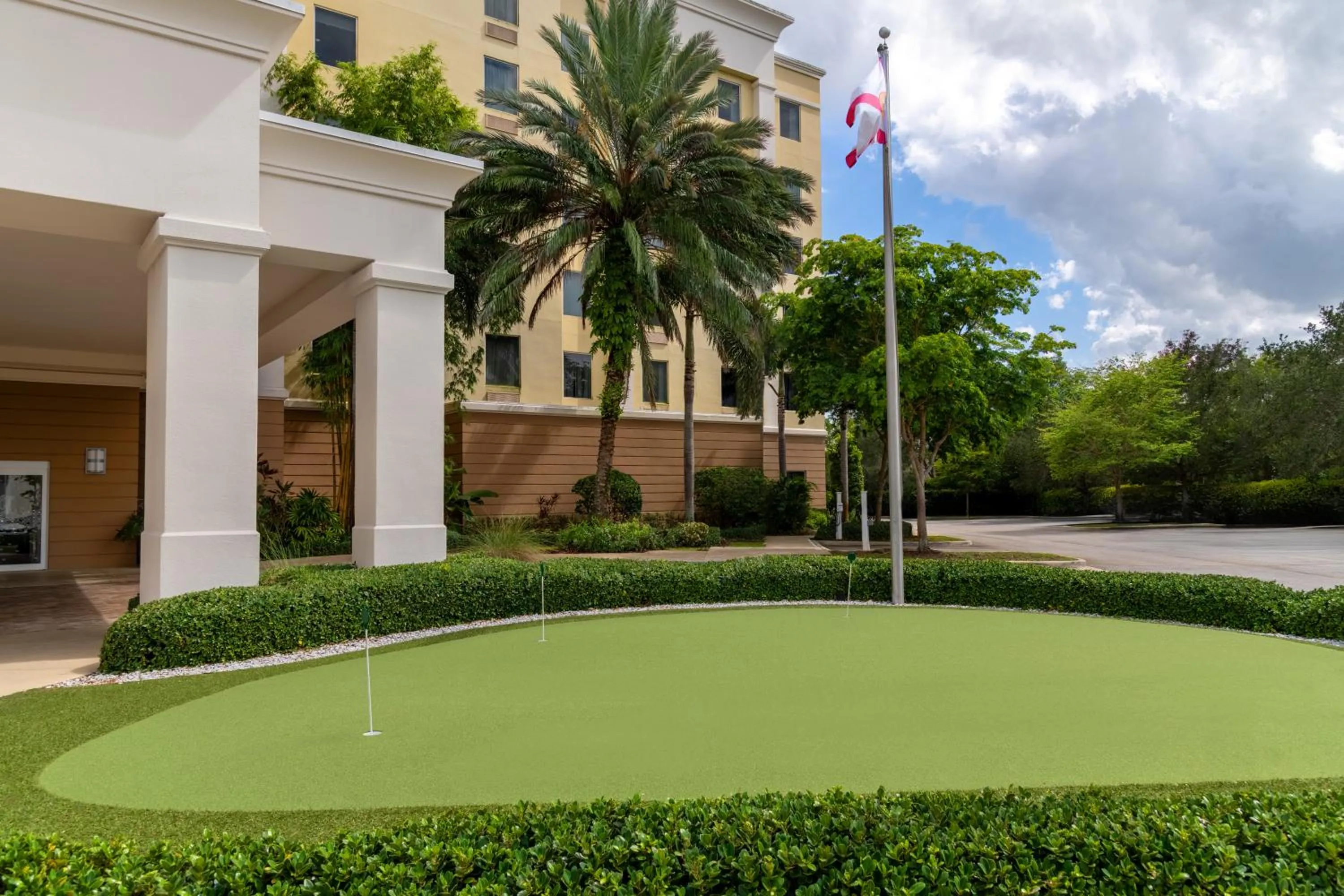 Minigolf in Hampton Inn and Suites Coconut Creek