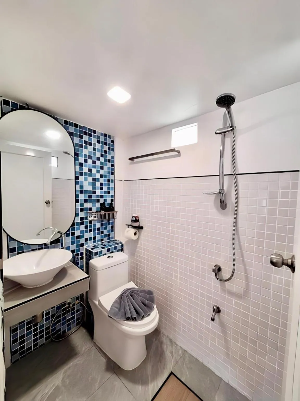 Bathroom in PAN Beachfront Resort Krabi