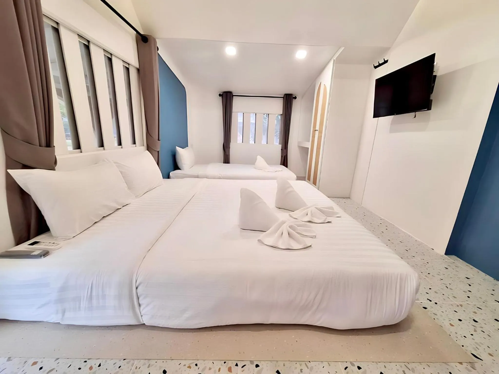 Bed in PAN Beachfront Resort Krabi