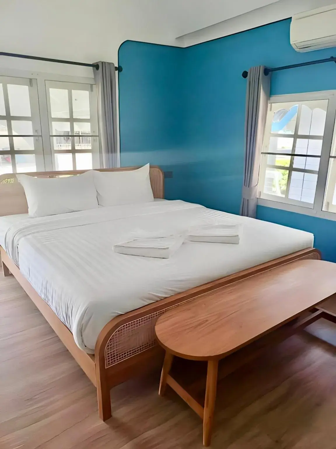 Deluxe Partial Sea View in PAN Beachfront Resort Krabi Deluxe Partial Sea View in PAN Beachfront Resort Krabi