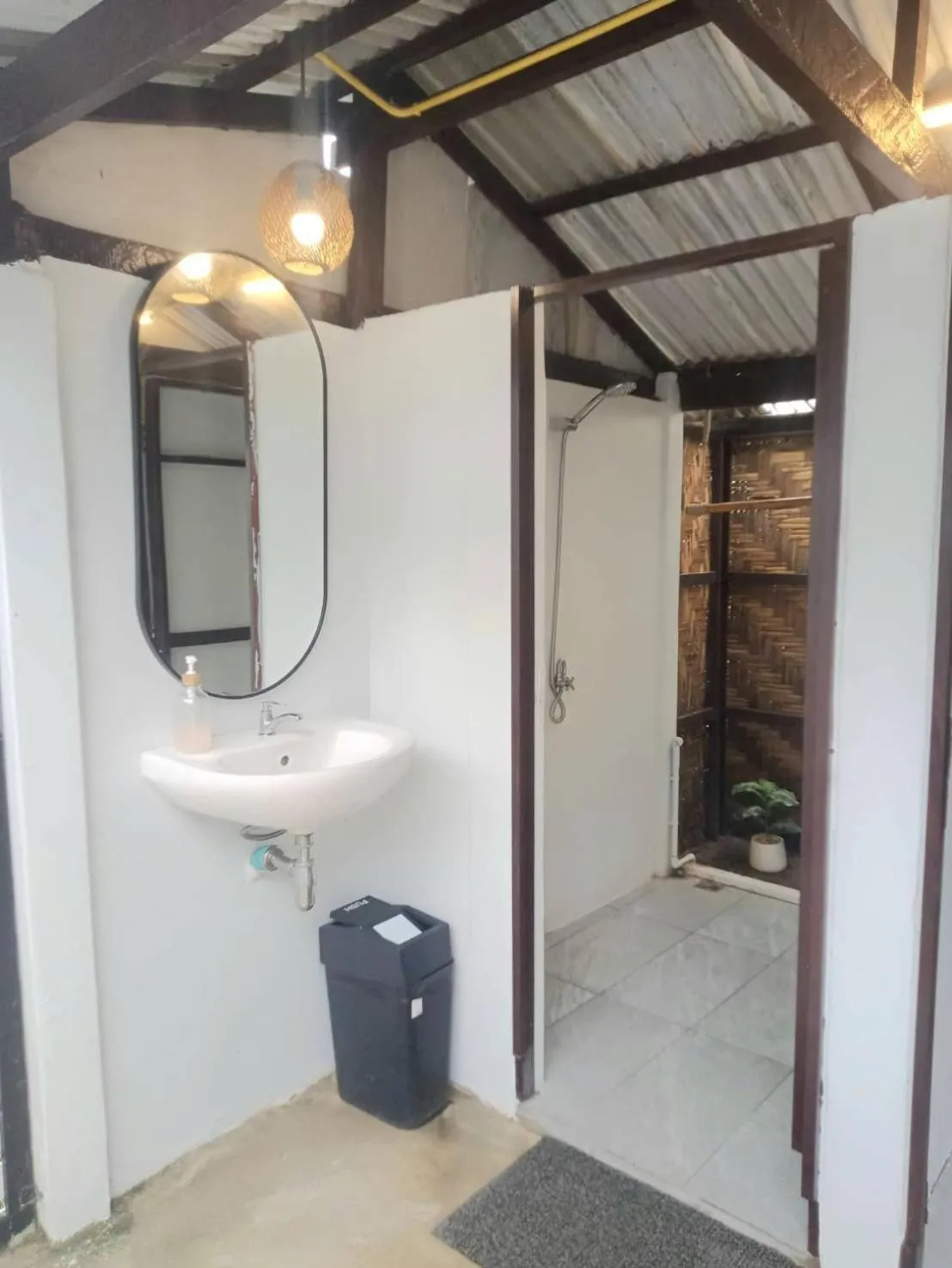 Toilet in PAN Beachfront Resort Krabi