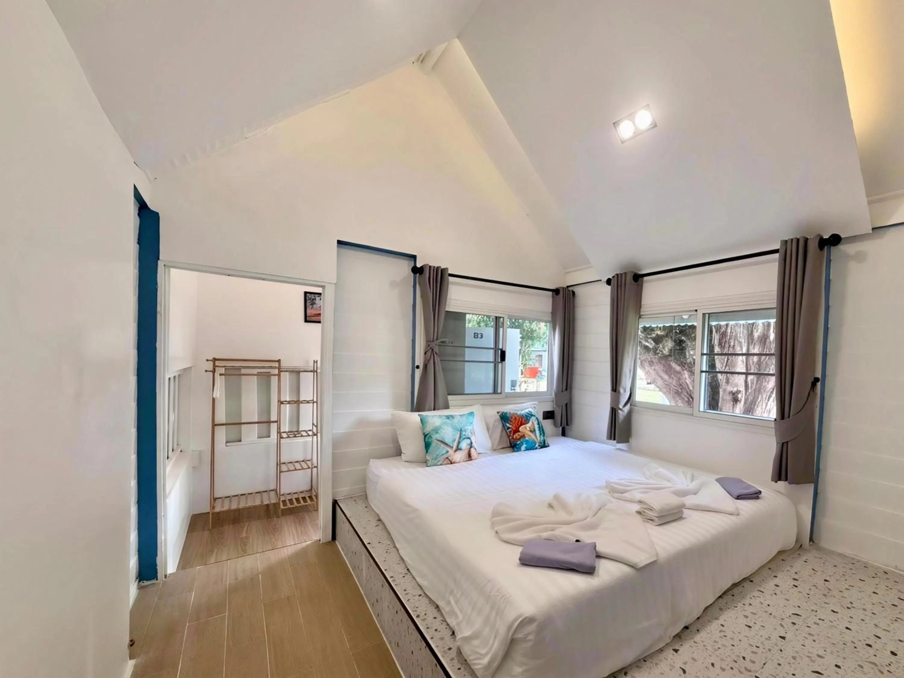 Photo of the whole room, Bed in PAN Beachfront Resort Krabi