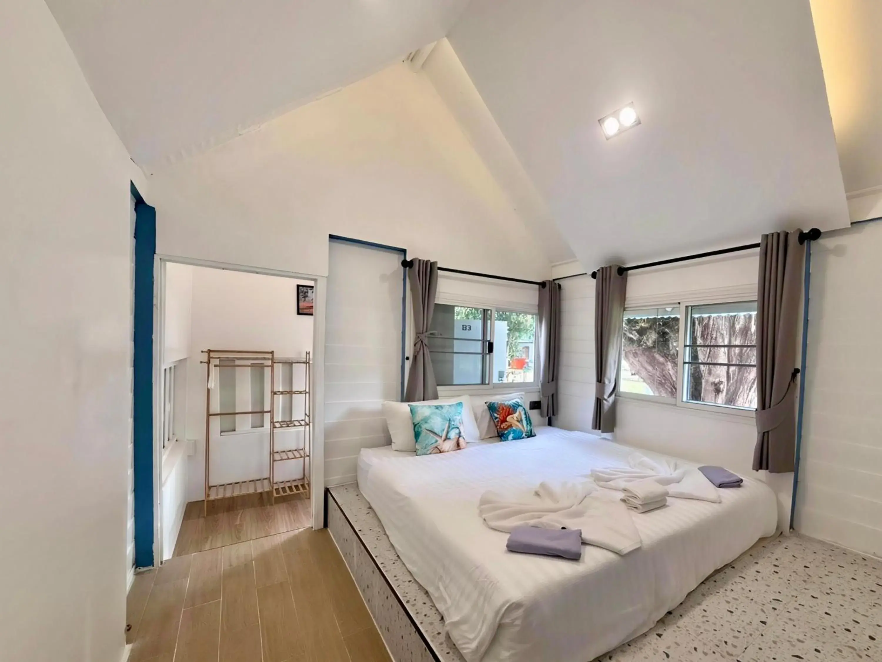 Standard Bungalow in PAN Beachfront Resort Krabi Standard Bungalow in PAN Beachfront Resort Krabi