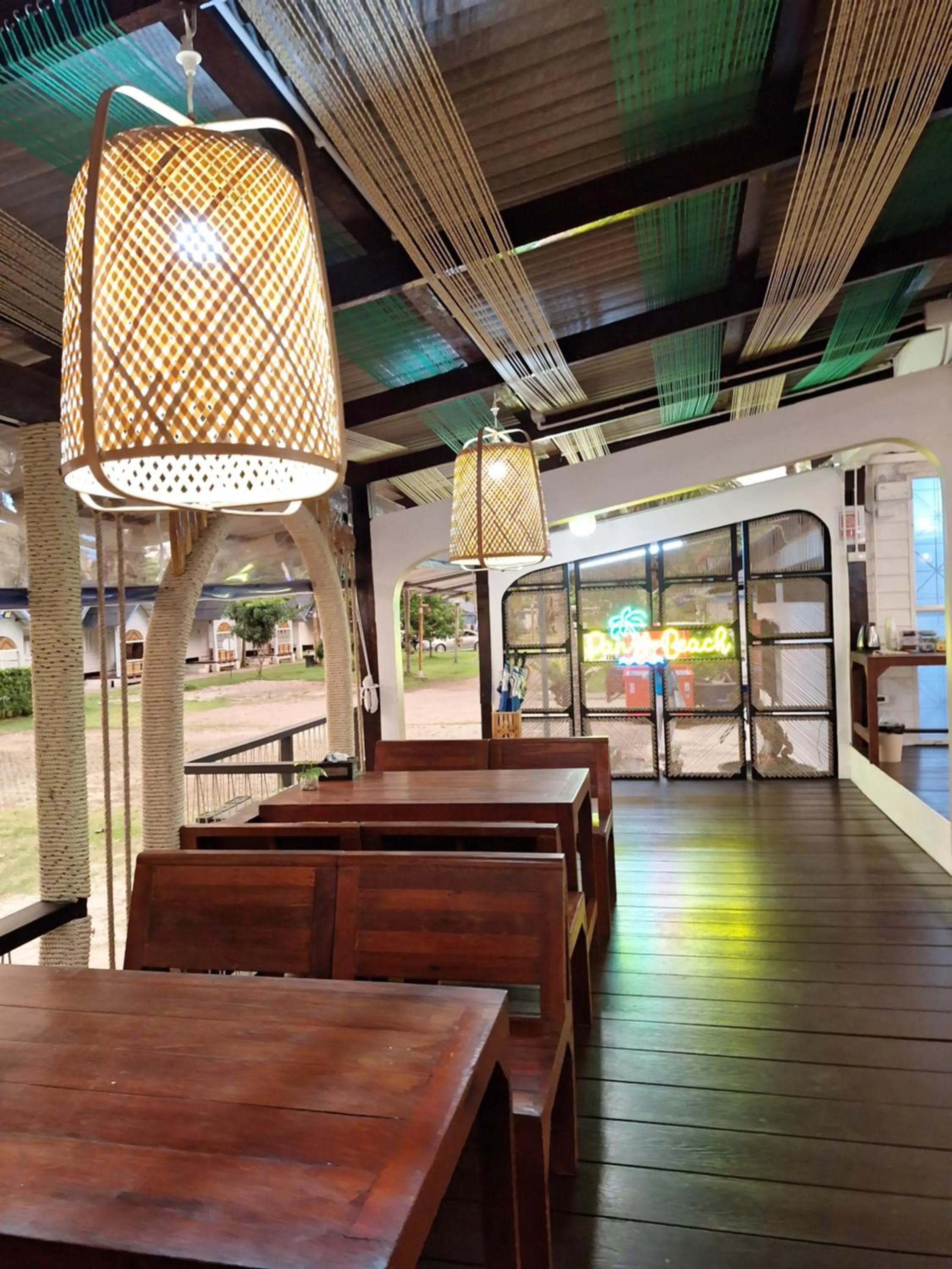 Restaurant/places to eat in PAN Beachfront Resort Krabi