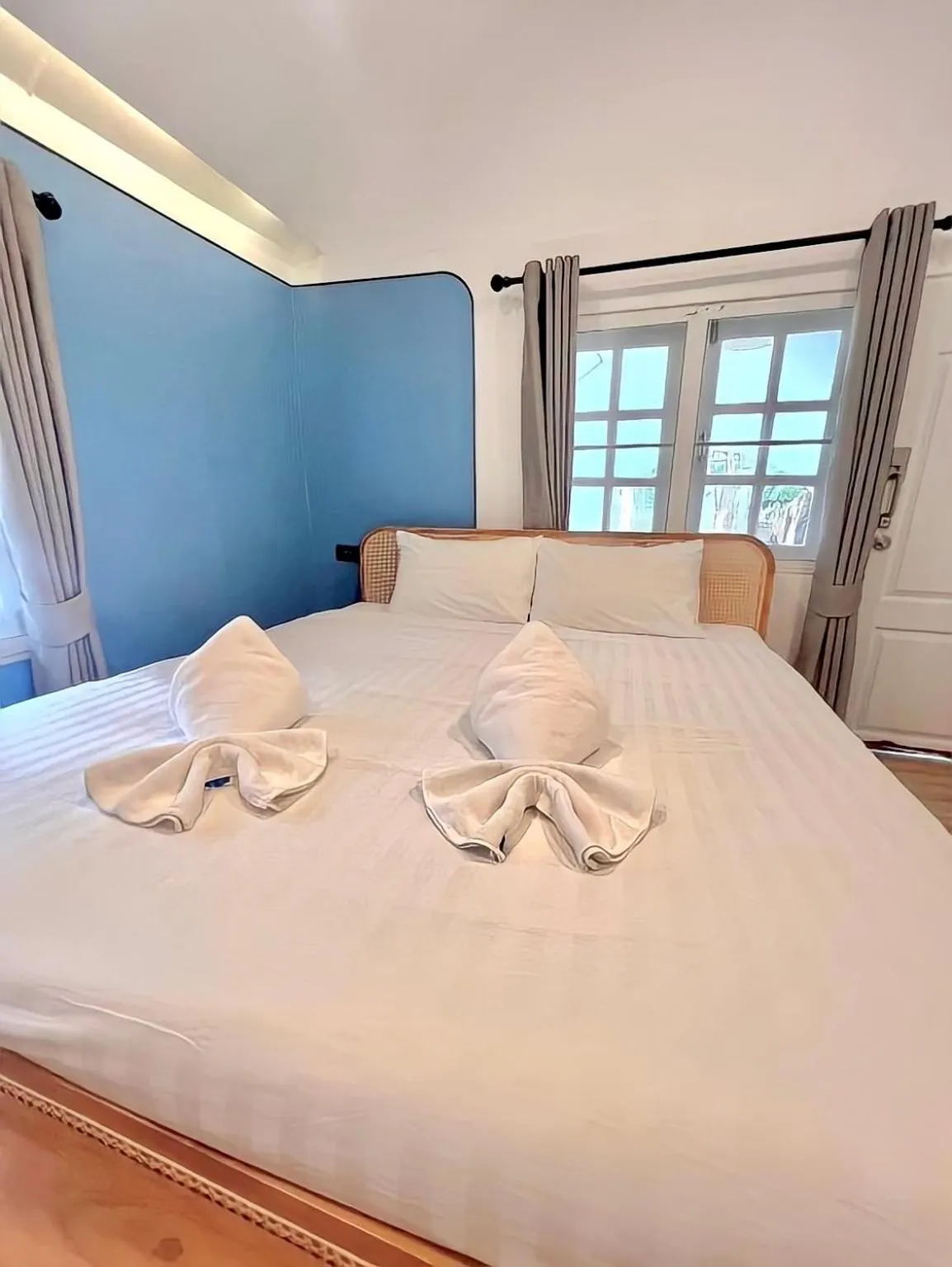 Bed in PAN Beachfront Resort Krabi