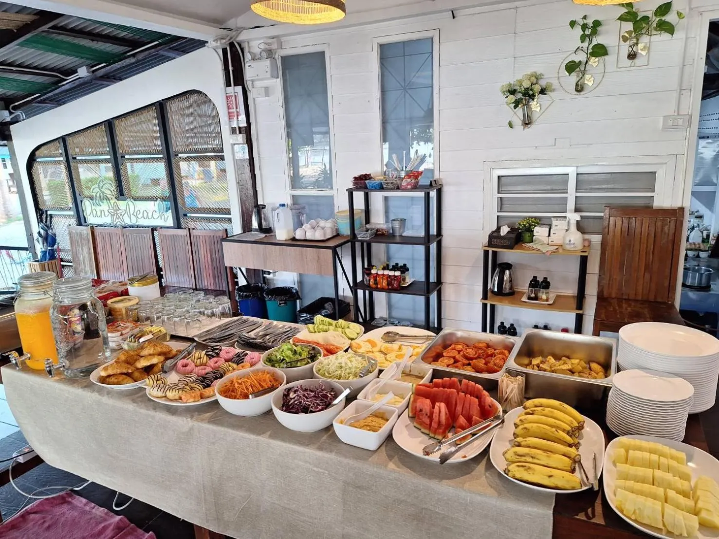 Food and drinks in PAN Beachfront Resort Krabi