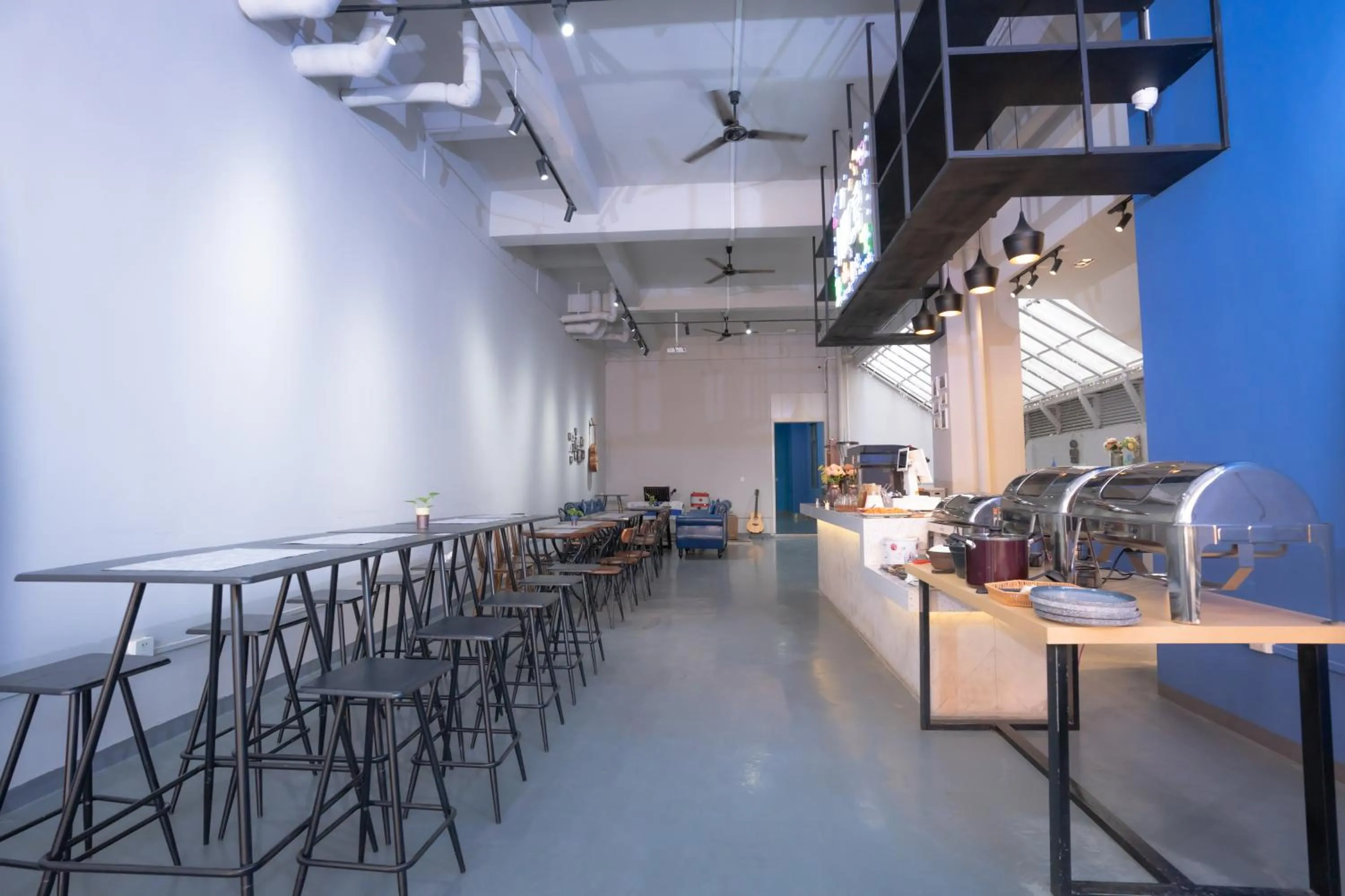 Restaurant/places to eat in ARK House