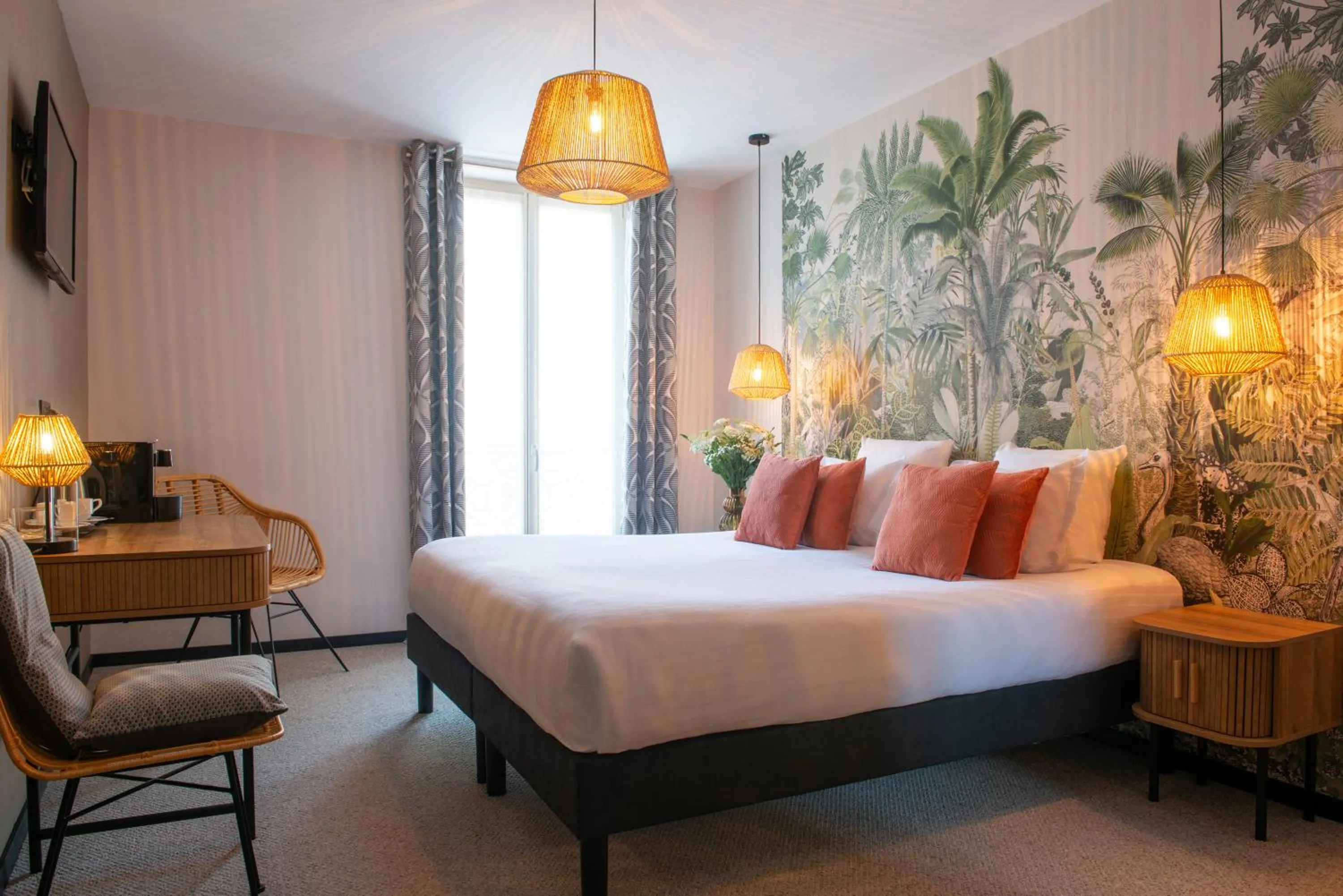 Photo of the whole room, Bed in Helussi Hôtel