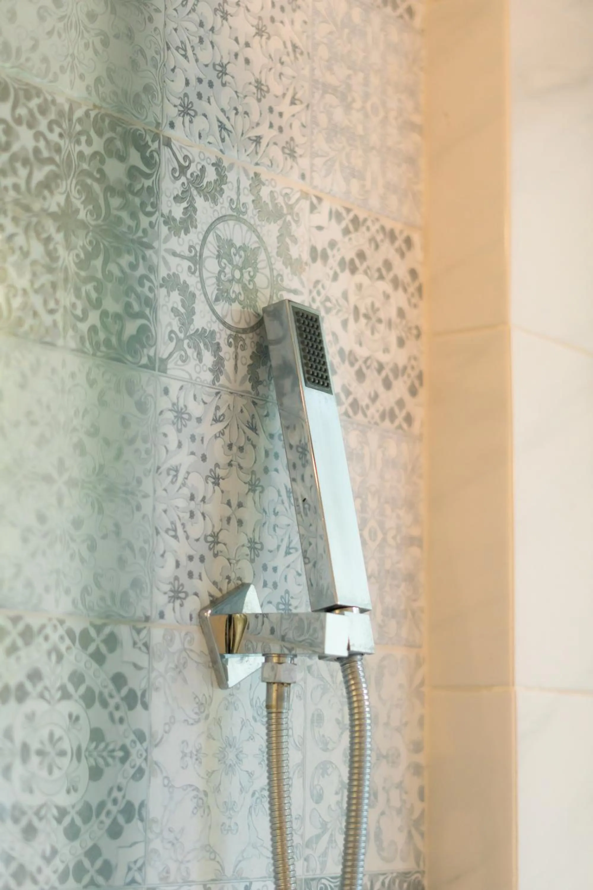 Shower in Le ville lanna Chiang Mai Gate Old Town Hotel