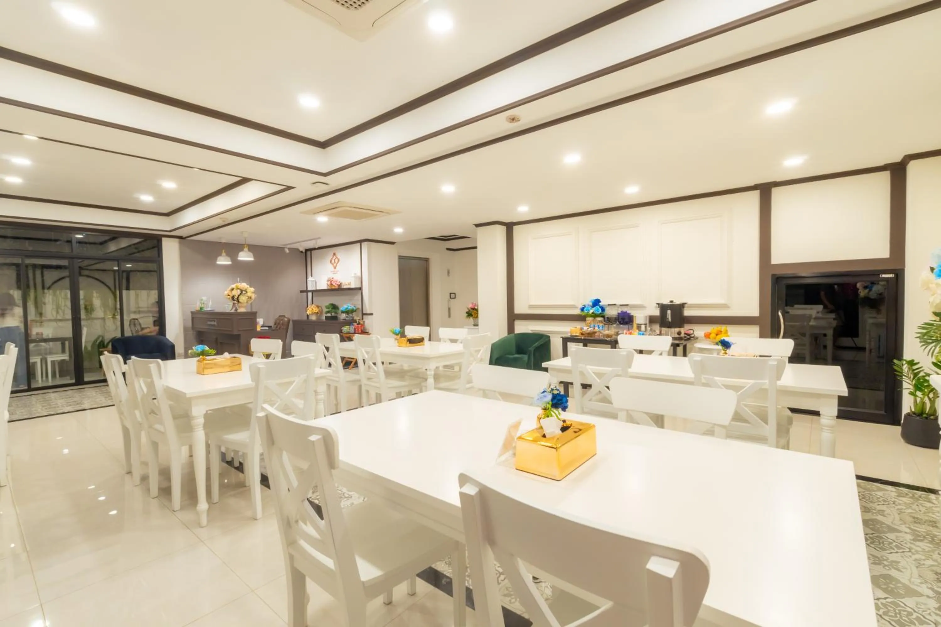 Restaurant/places to eat in Le ville lanna Chiang Mai Gate Old Town Hotel