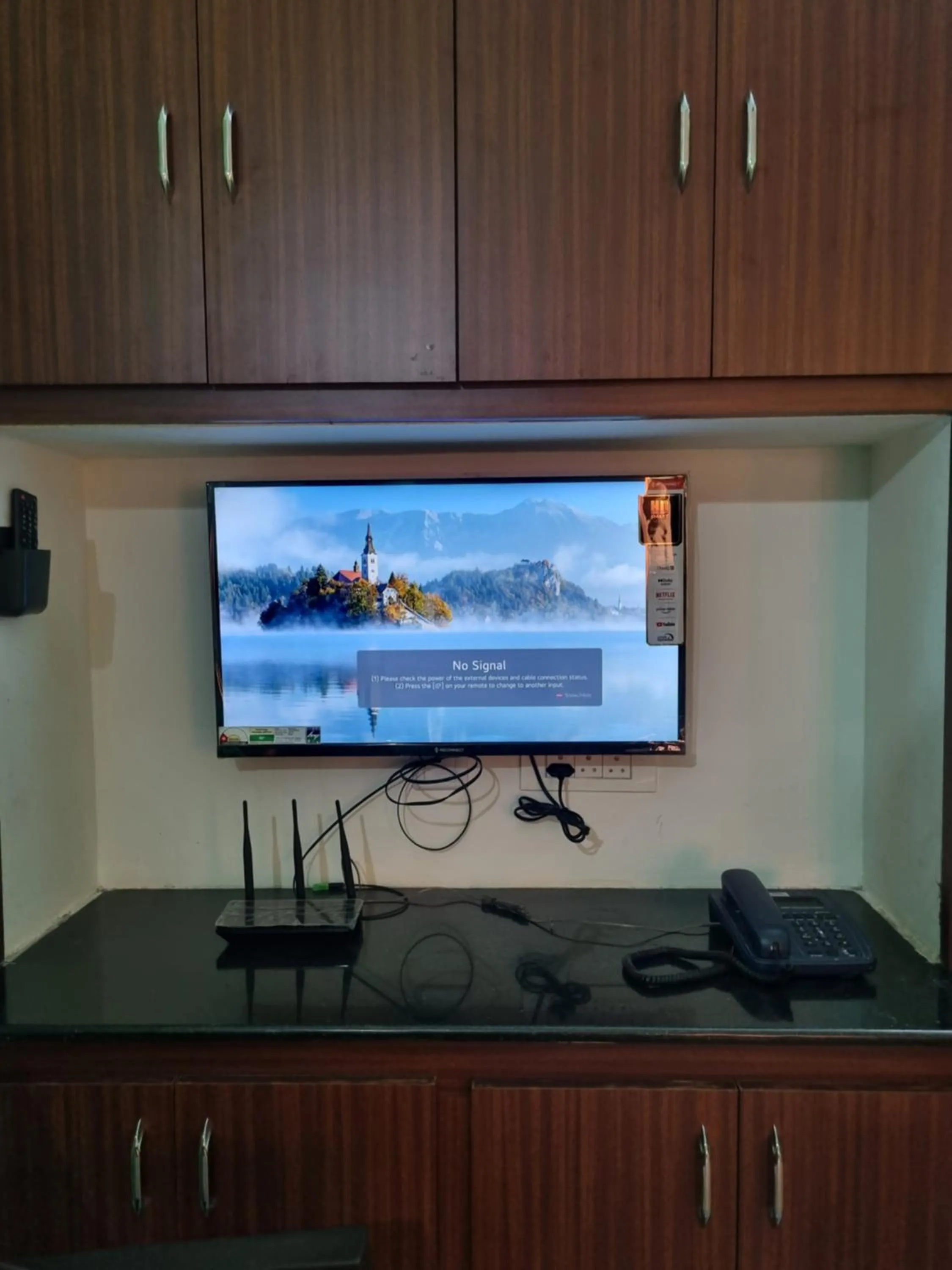 TV and multimedia in Aditya Homestay