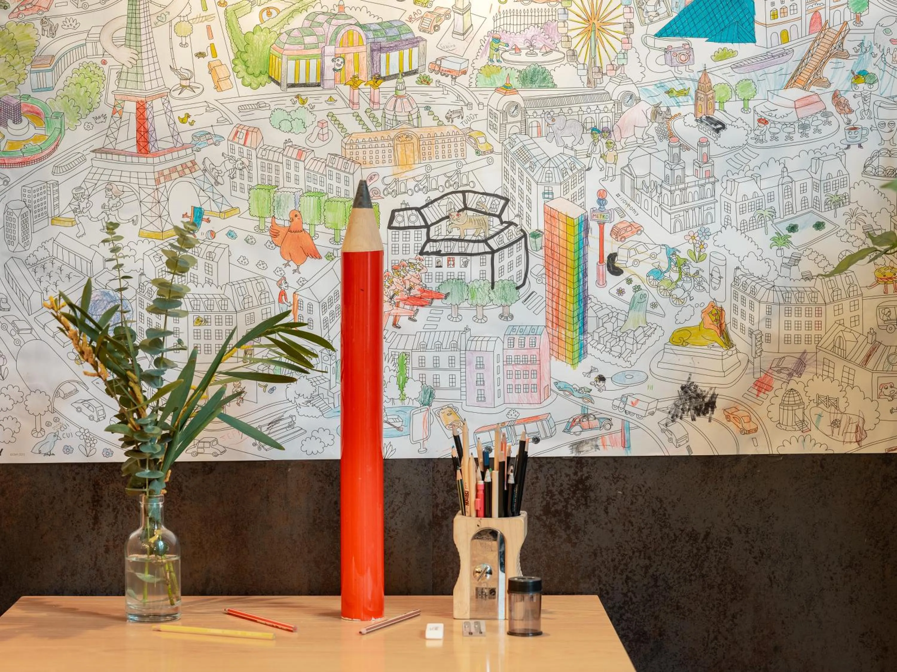 Decorative detail in Hôtel Crayon Rouge - Louvre Palais Royal