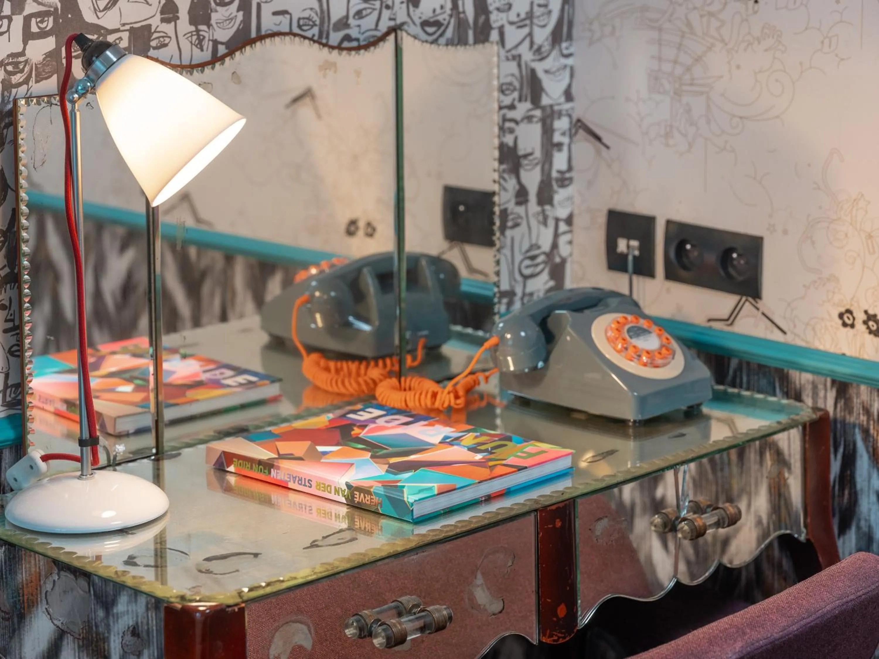 Decorative detail, Bed in Hôtel Crayon Rouge - Louvre Palais Royal