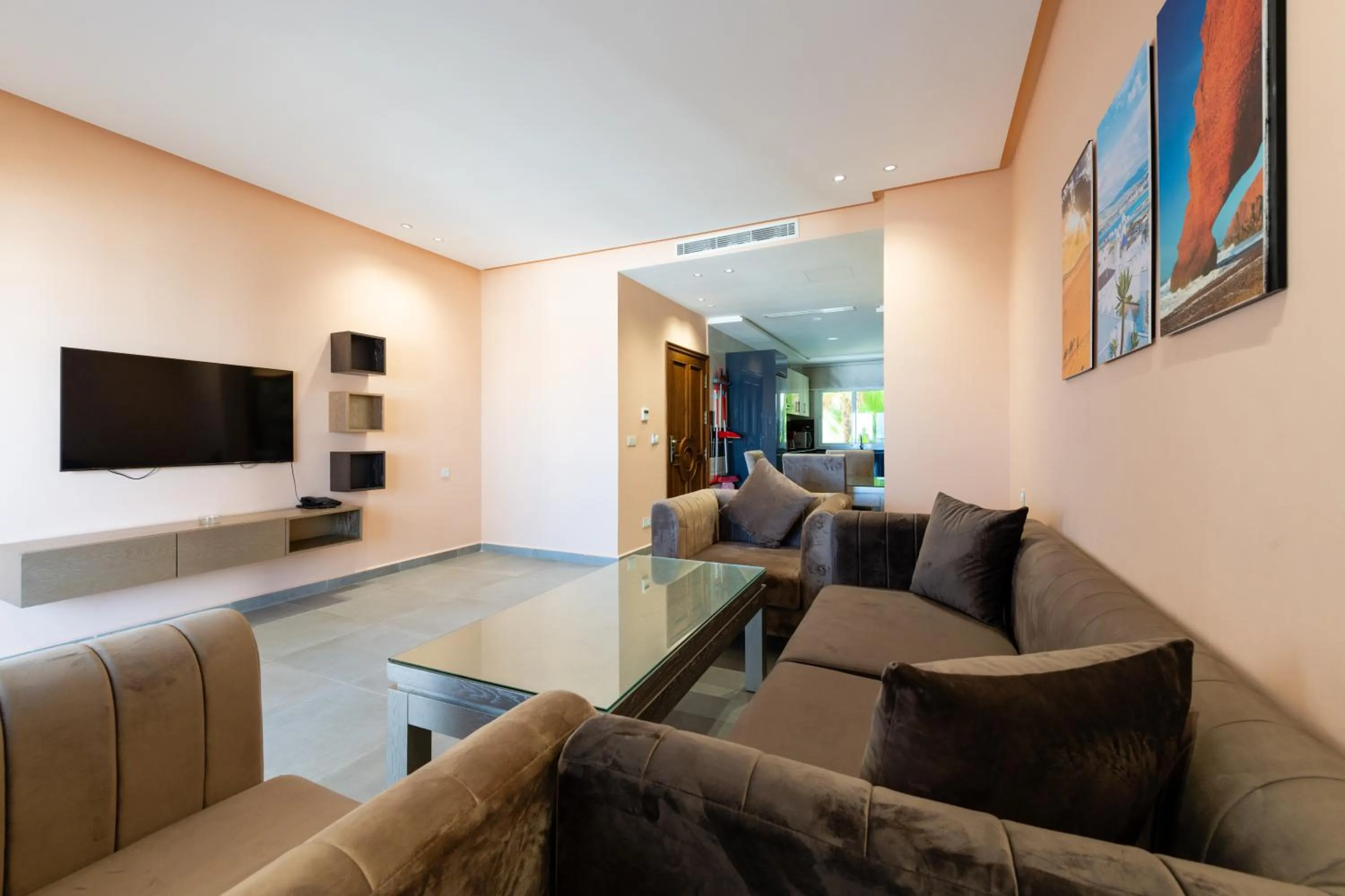 Communal lounge/ TV room in Atlantic Mnar