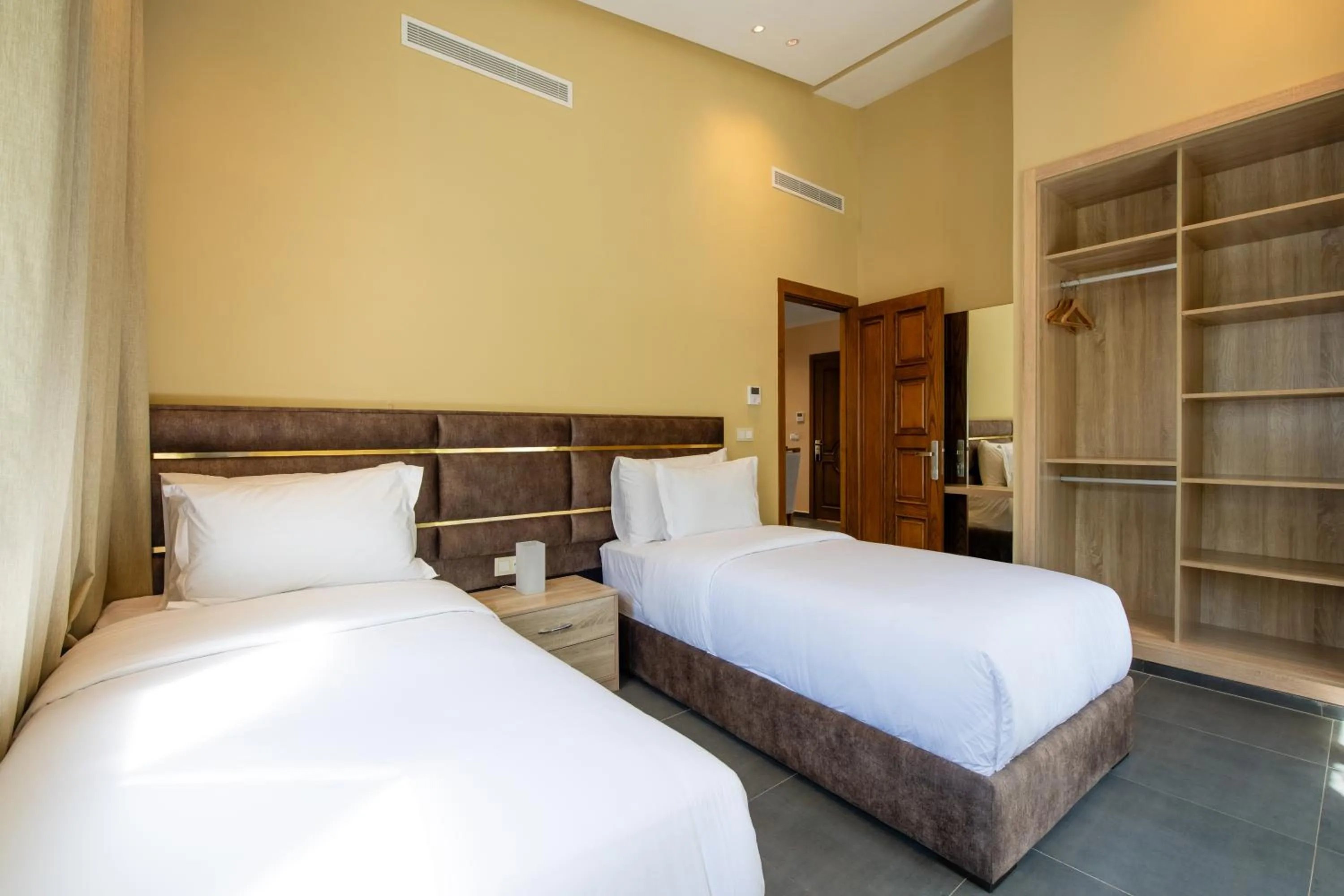 Bed in Atlantic Mnar