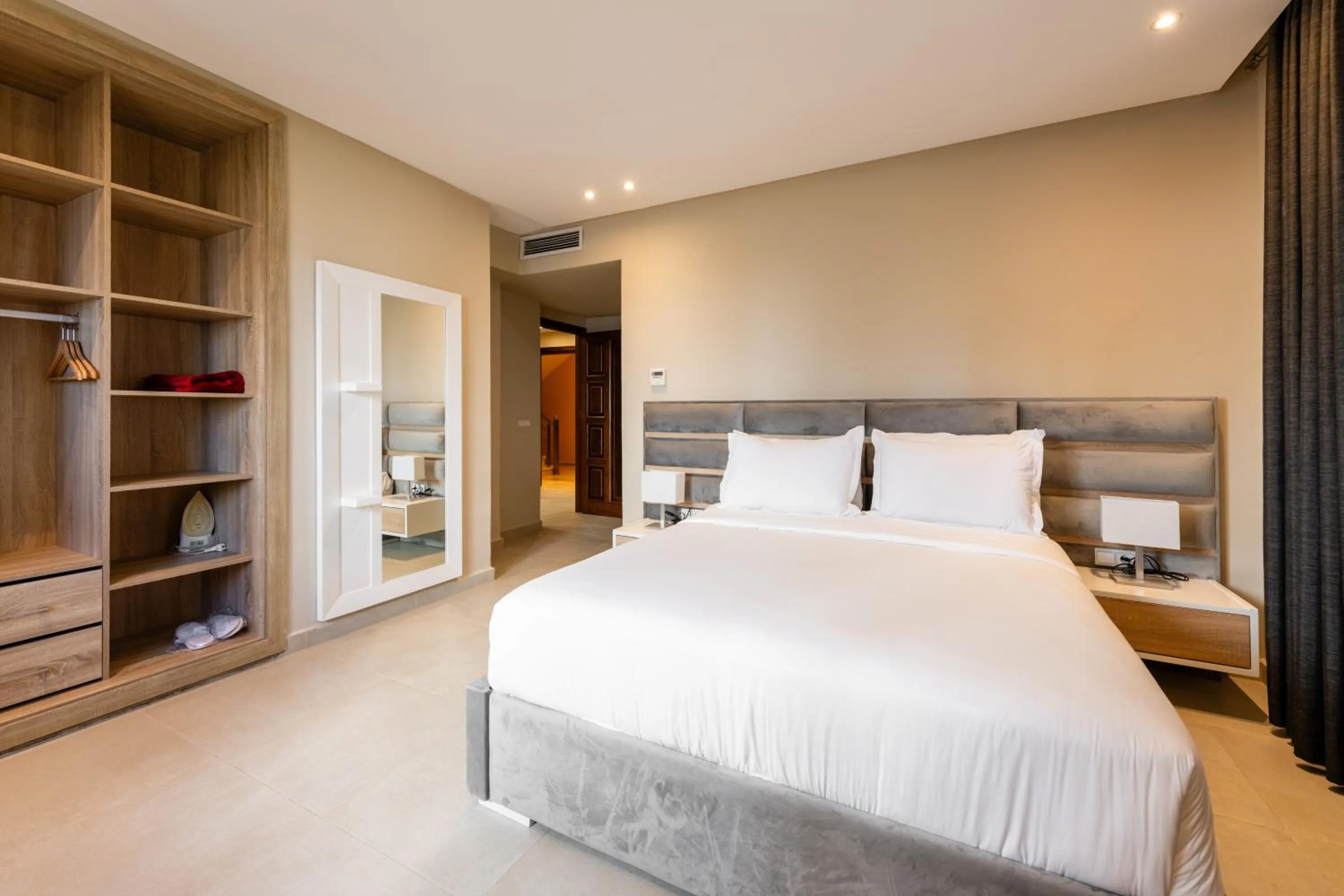 Bed in Atlantic Mnar