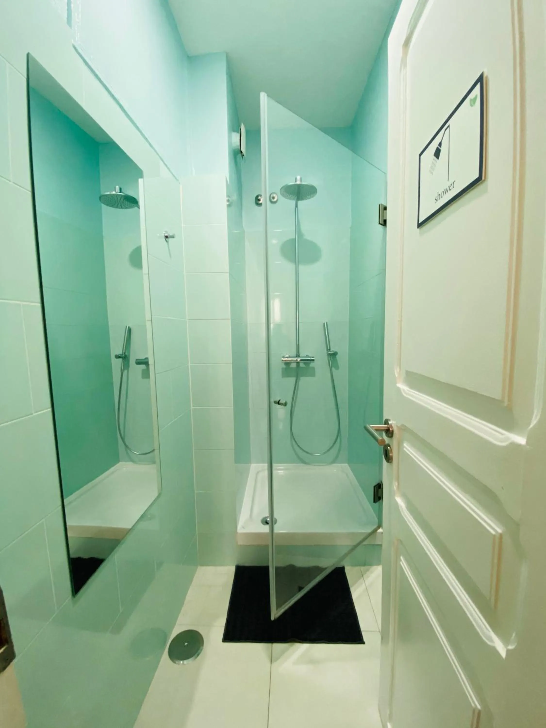 Shower in Green Heart Hostel