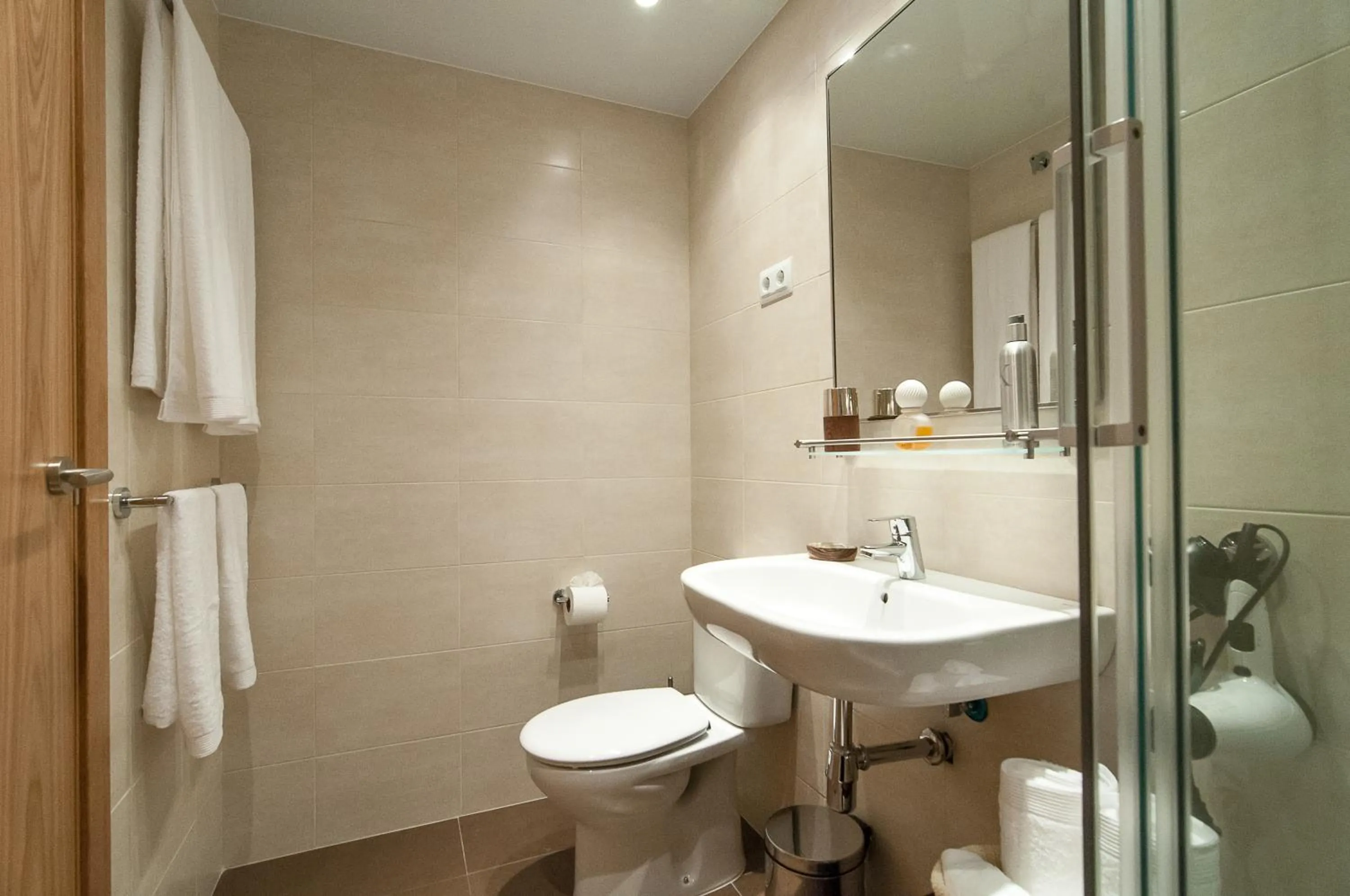 Bathroom in Pelayo Deluxe Apartments