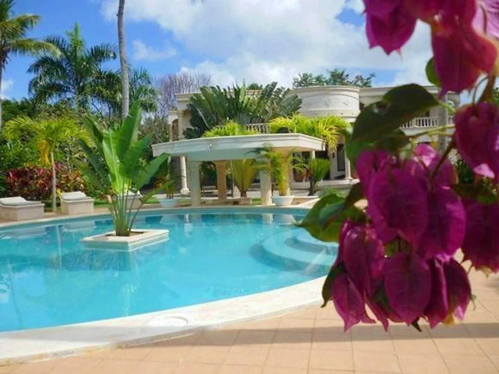 Swimming pool in Villa La Plantacion