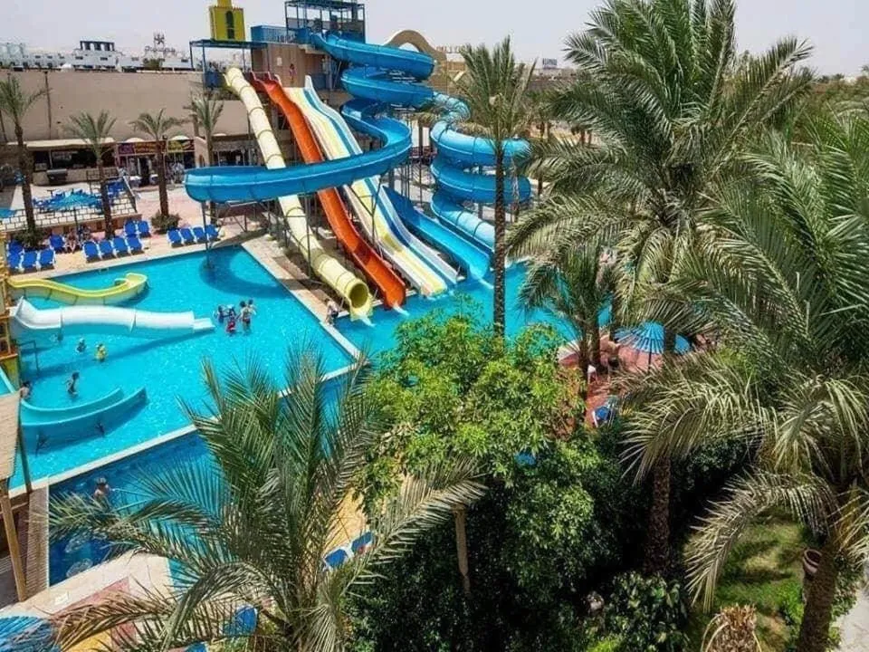 Mirage bay hotel and aqua park