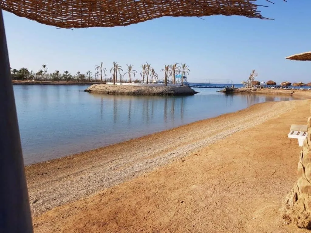 Mirage bay hotel and aqua park