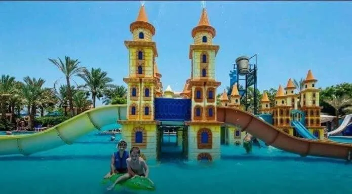 Mirage bay hotel and aqua park