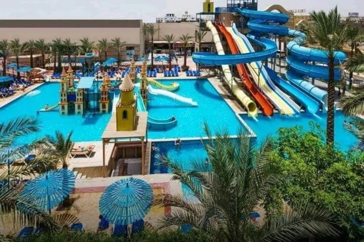 Mirage bay hotel and aqua park