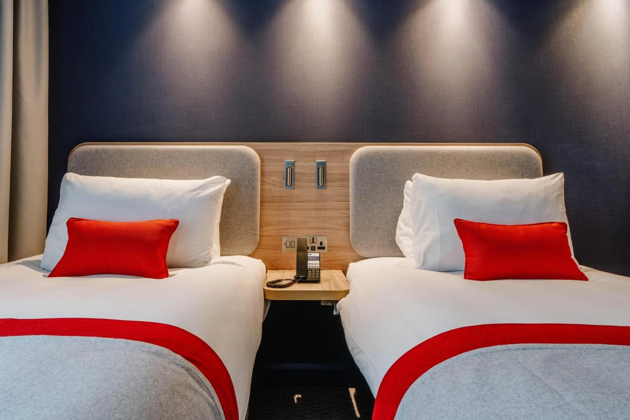 Photo of the whole room, Bed in Holiday Inn Express Liverpool - Central by IHG