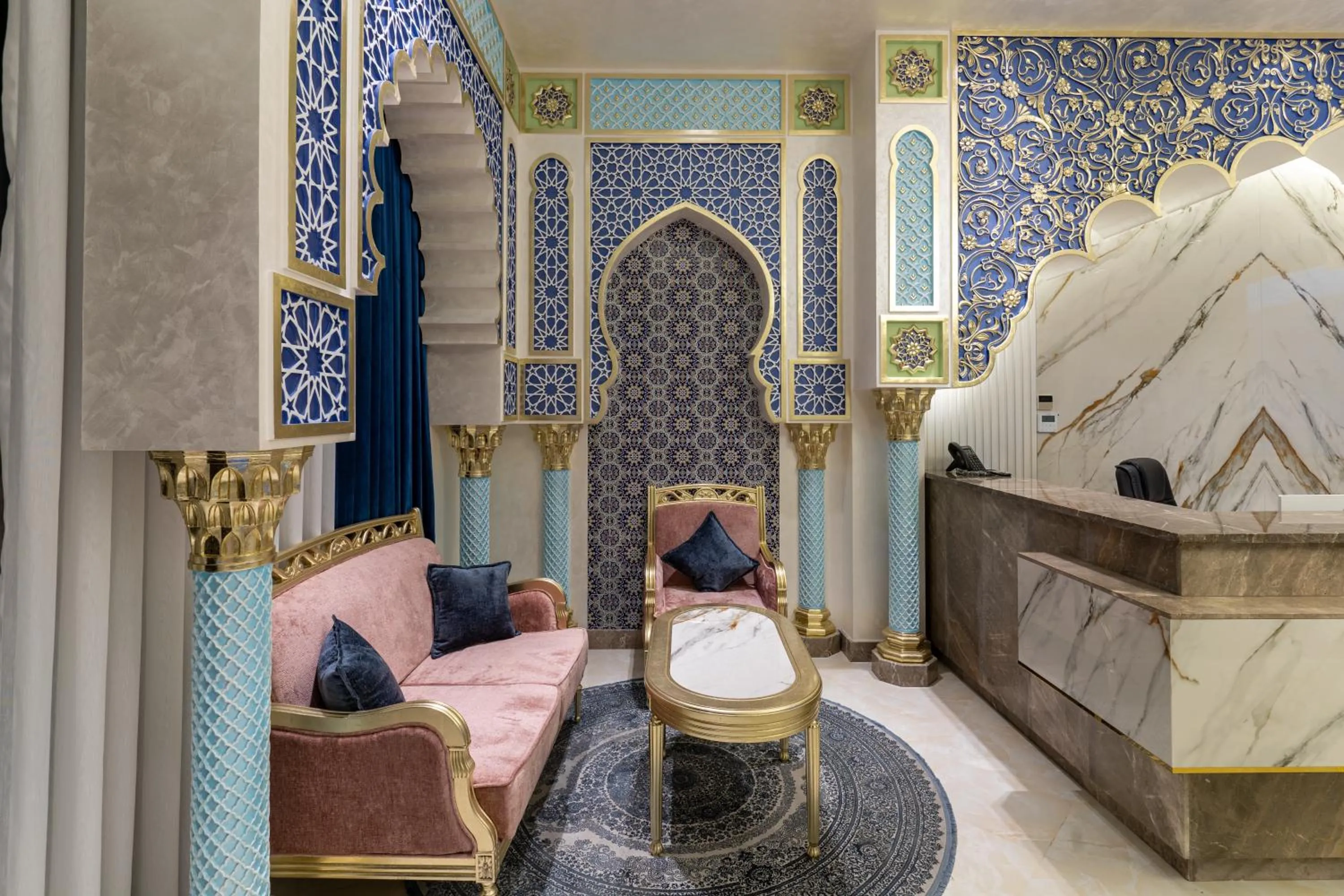 Lobby or reception in MIRZO HOTEL