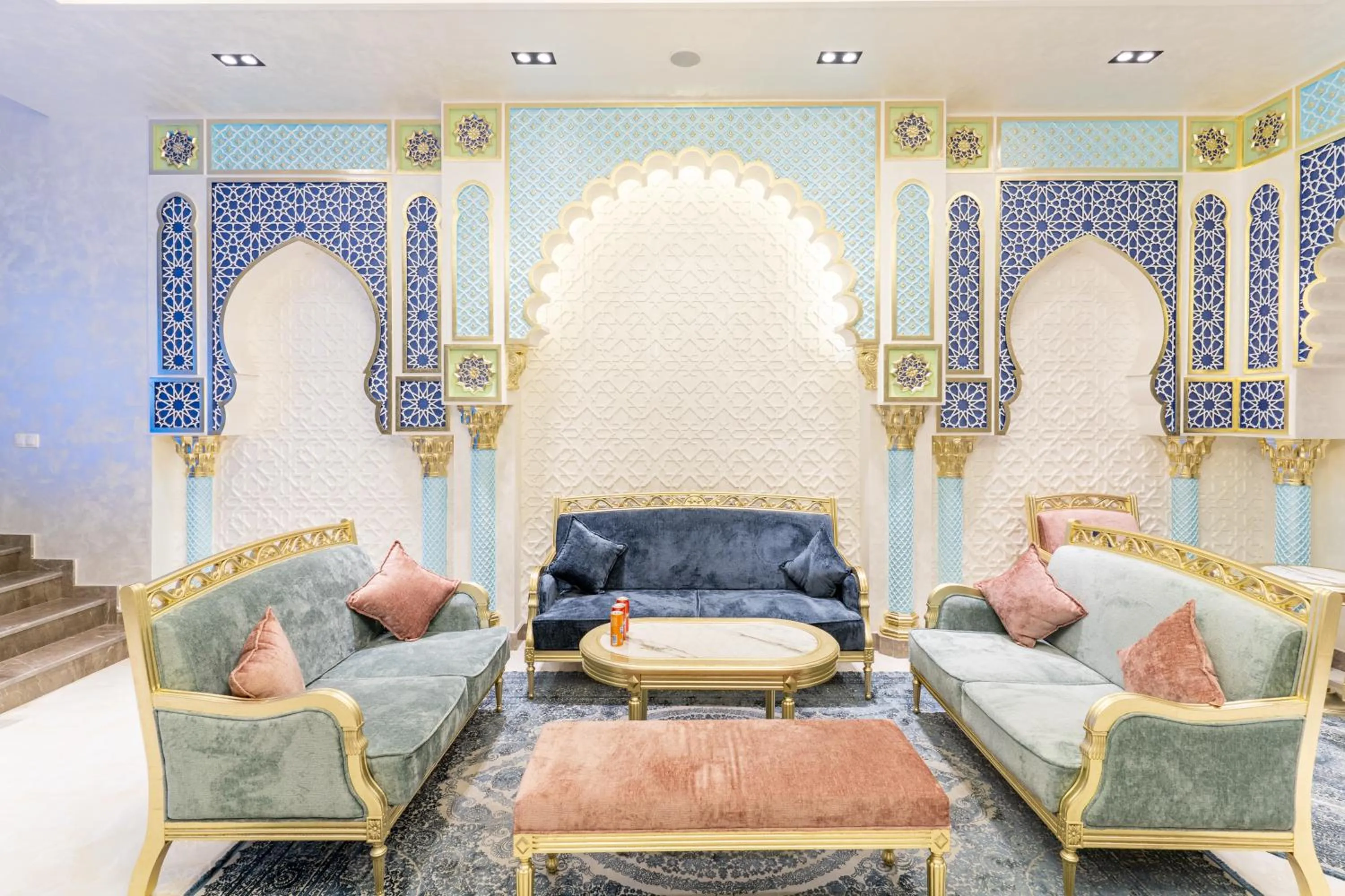 Lobby or reception in MIRZO HOTEL