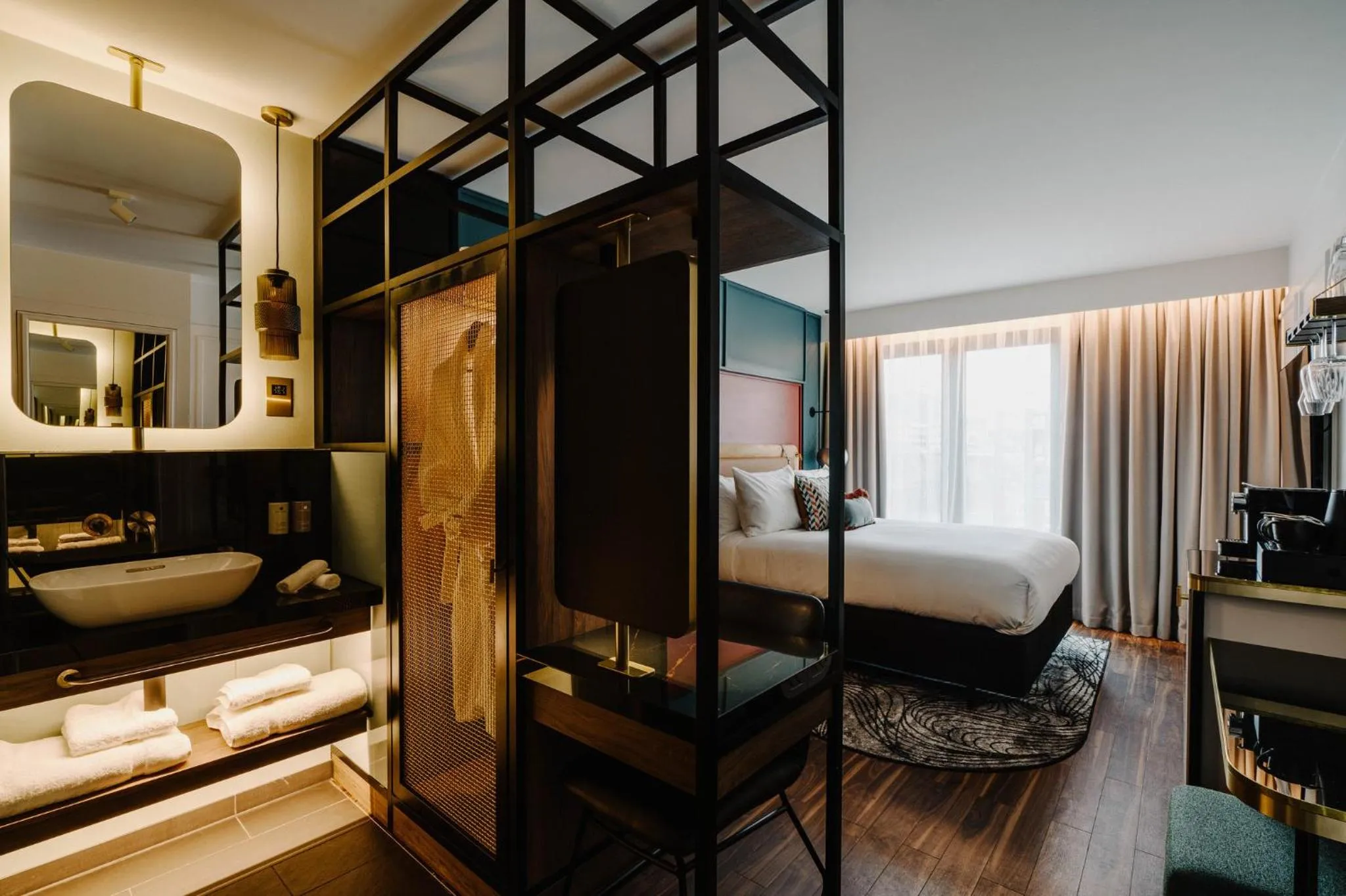 Photo of the whole room, Bed in The Halyard Liverpool, Vignette Collection by IHG