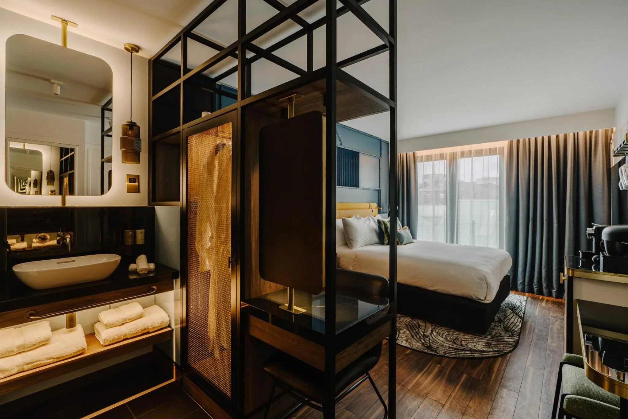 Photo of the whole room, Bed in The Halyard Liverpool, Vignette Collection by IHG