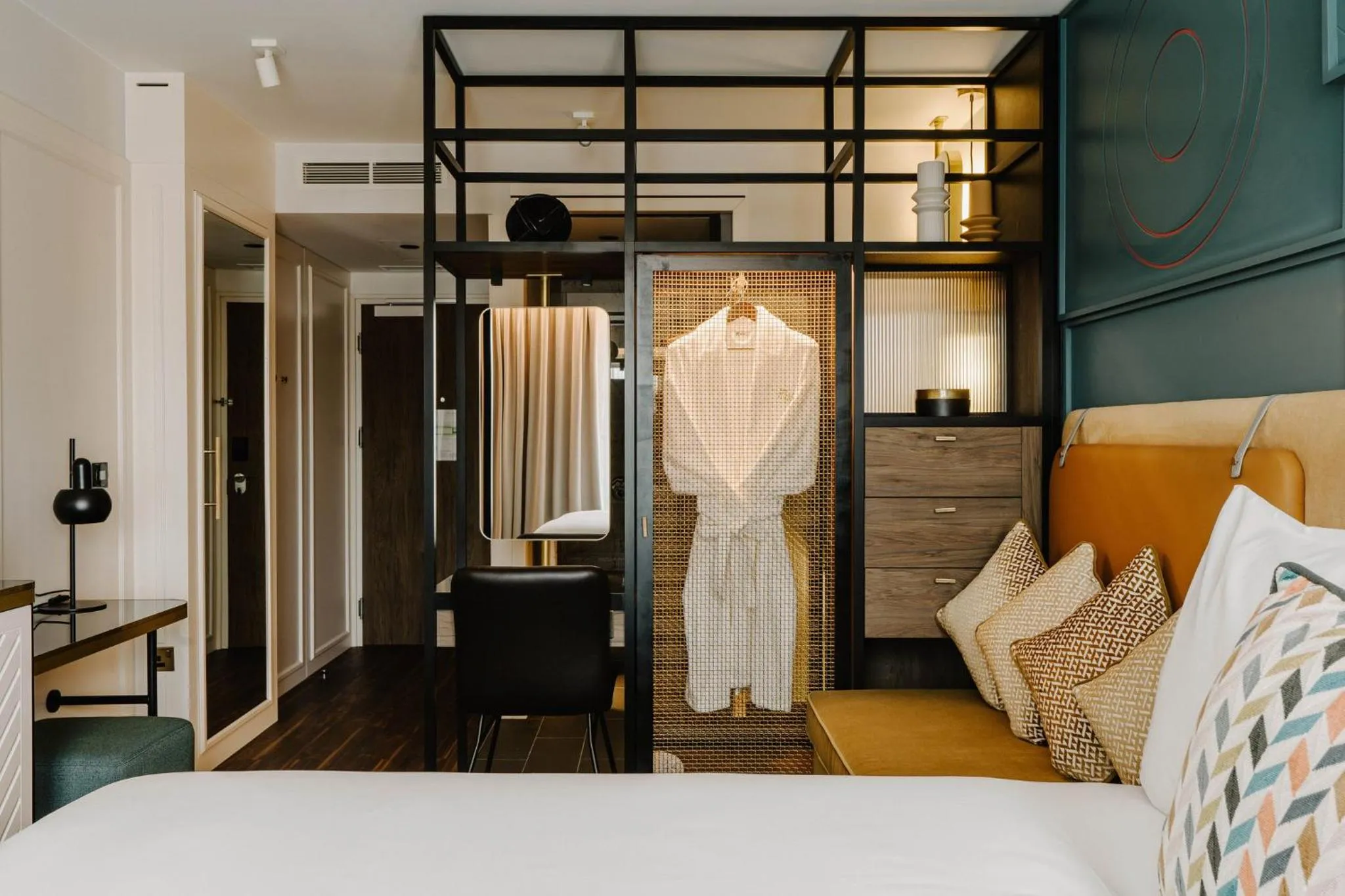 Photo of the whole room, Bed in The Halyard Liverpool, Vignette Collection by IHG