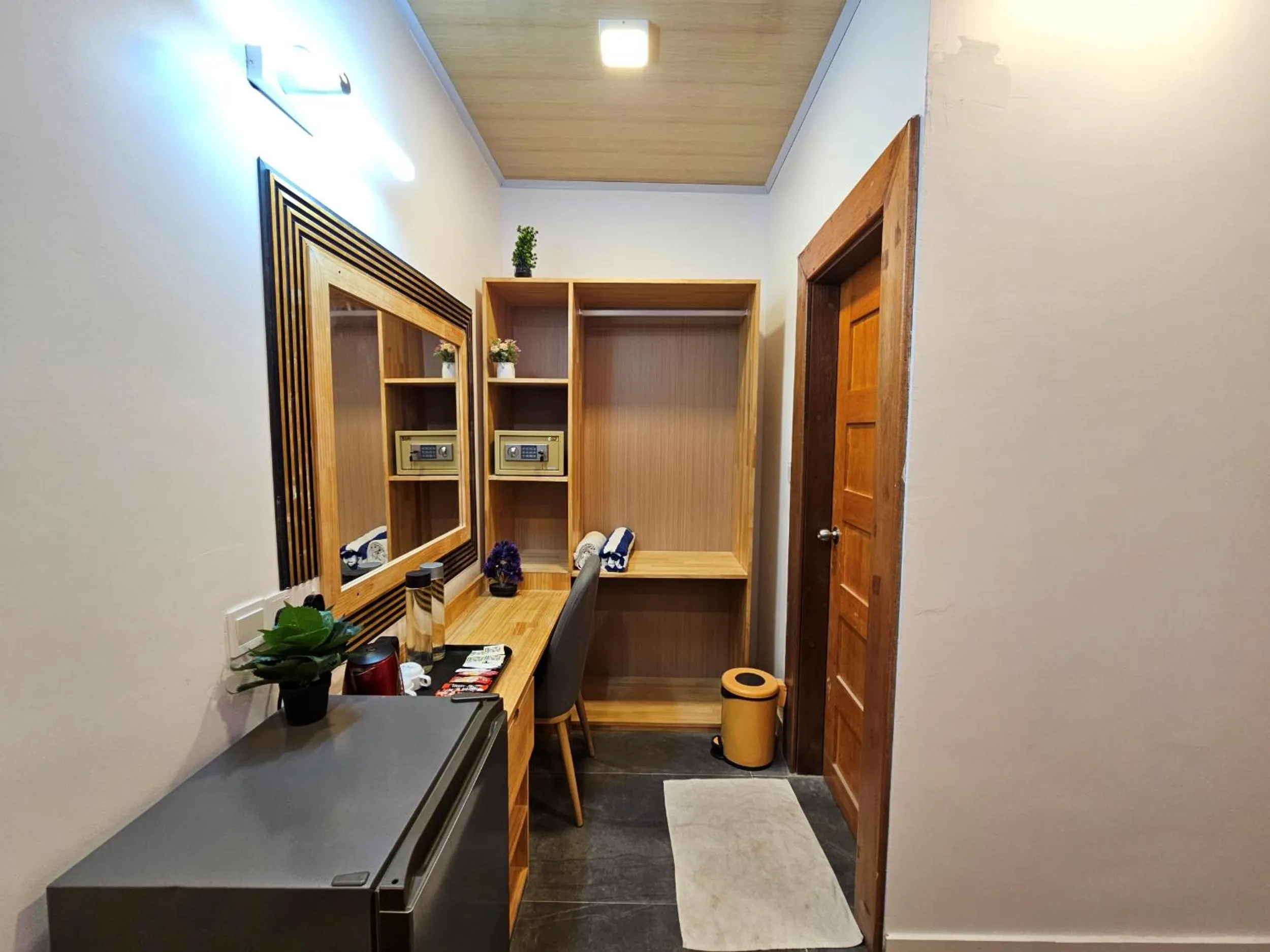 hair dresser in Batuta Maldives Inn