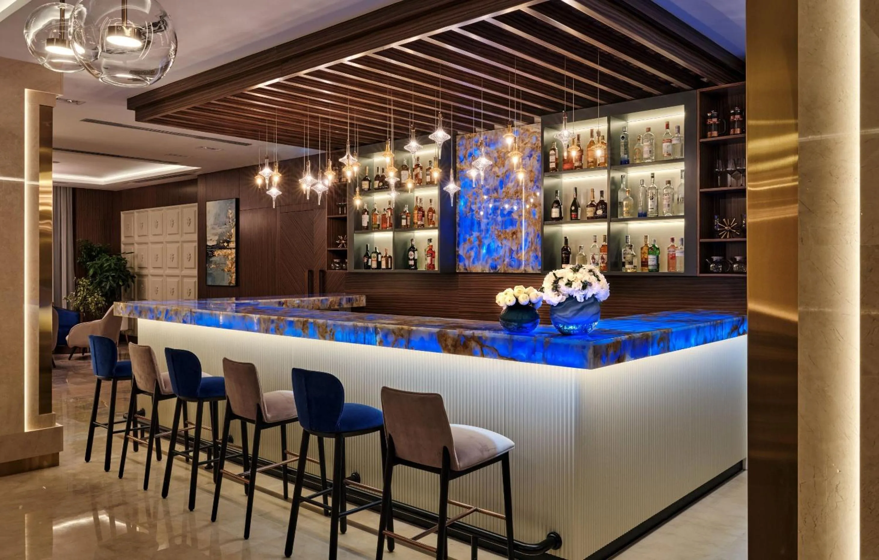 Lounge or bar in Crowne Plaza Tashkent, an IHG Hotel