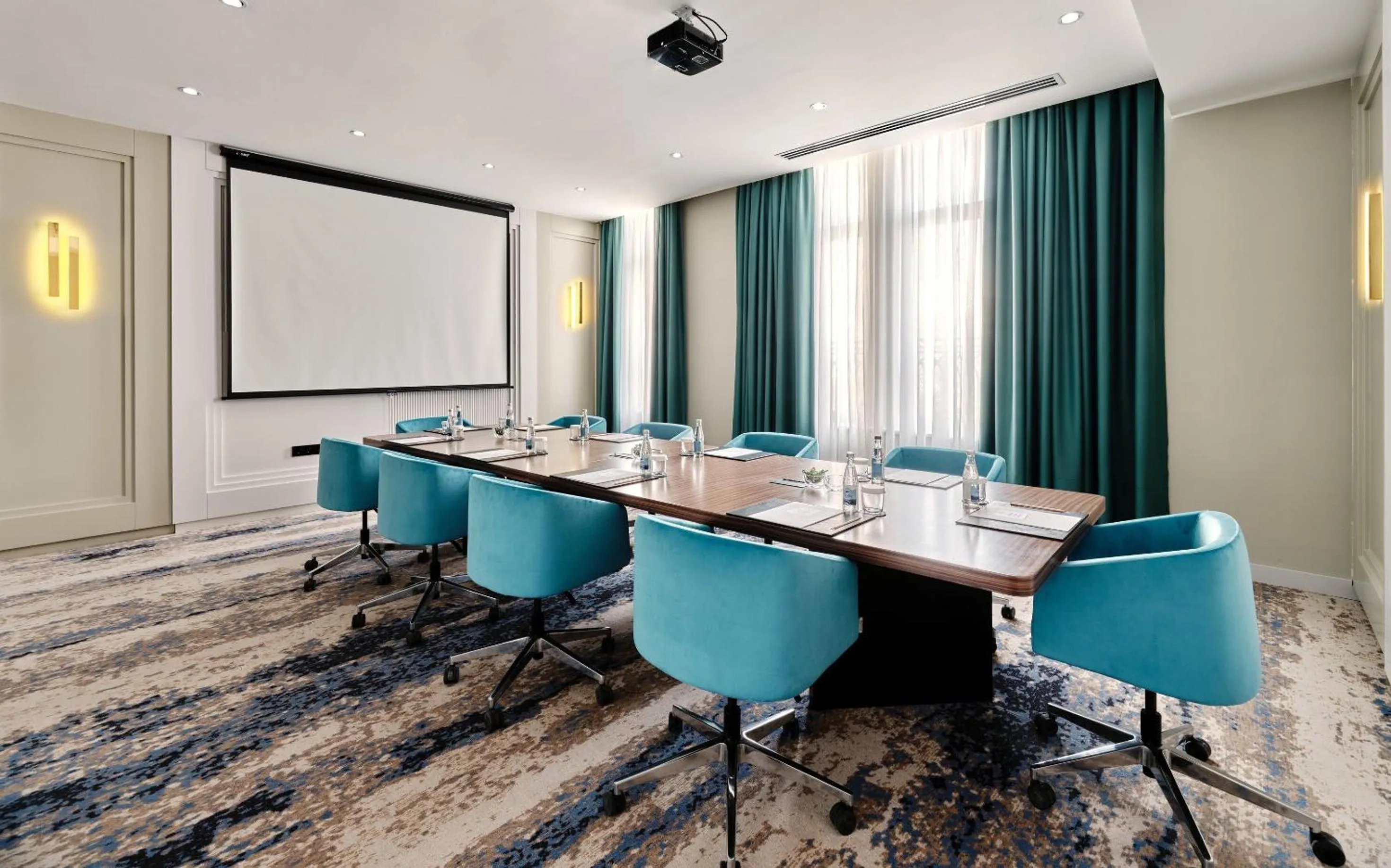 Meeting/conference room in Crowne Plaza Tashkent, an IHG Hotel