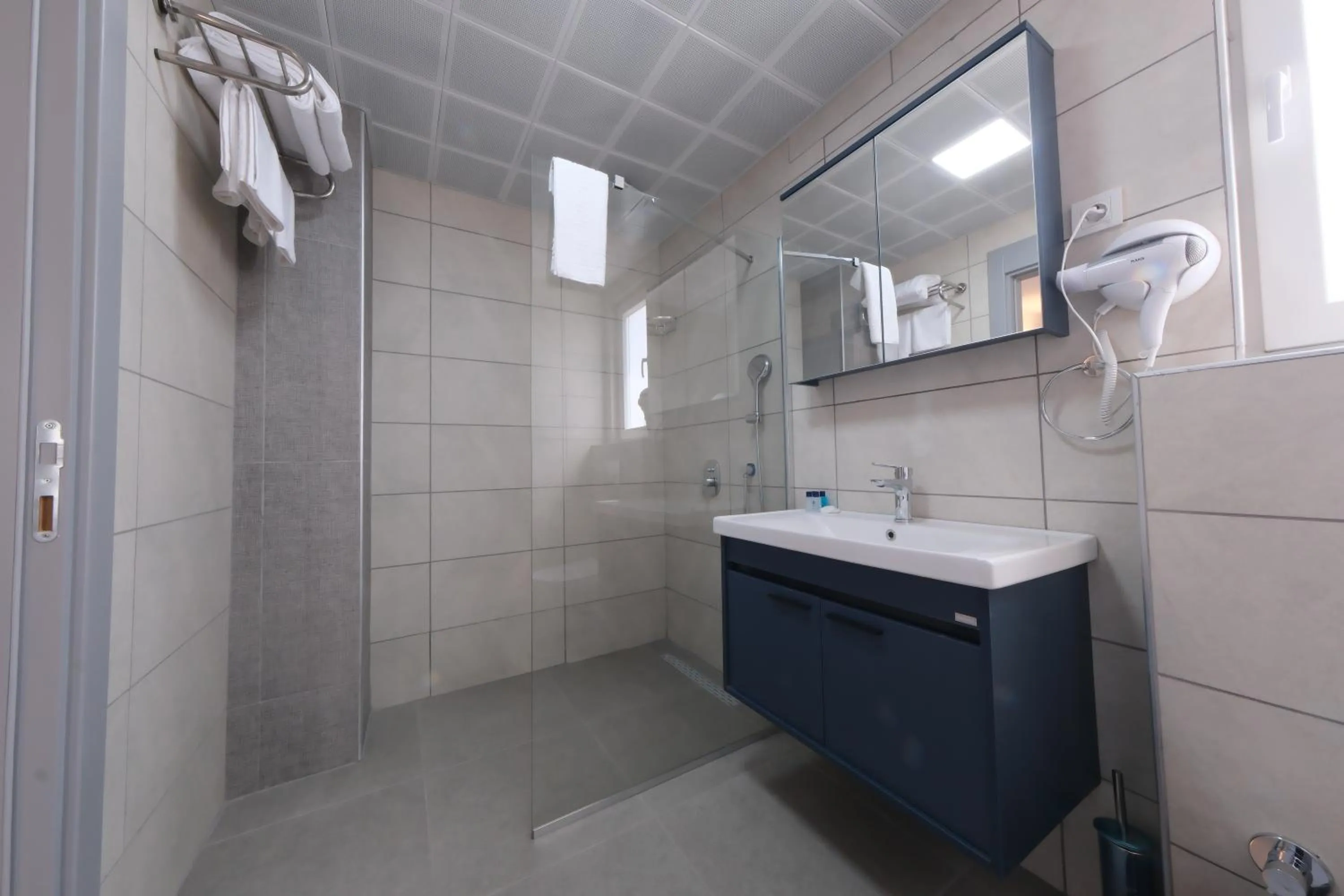 Shower in Premier Inn City Antalya