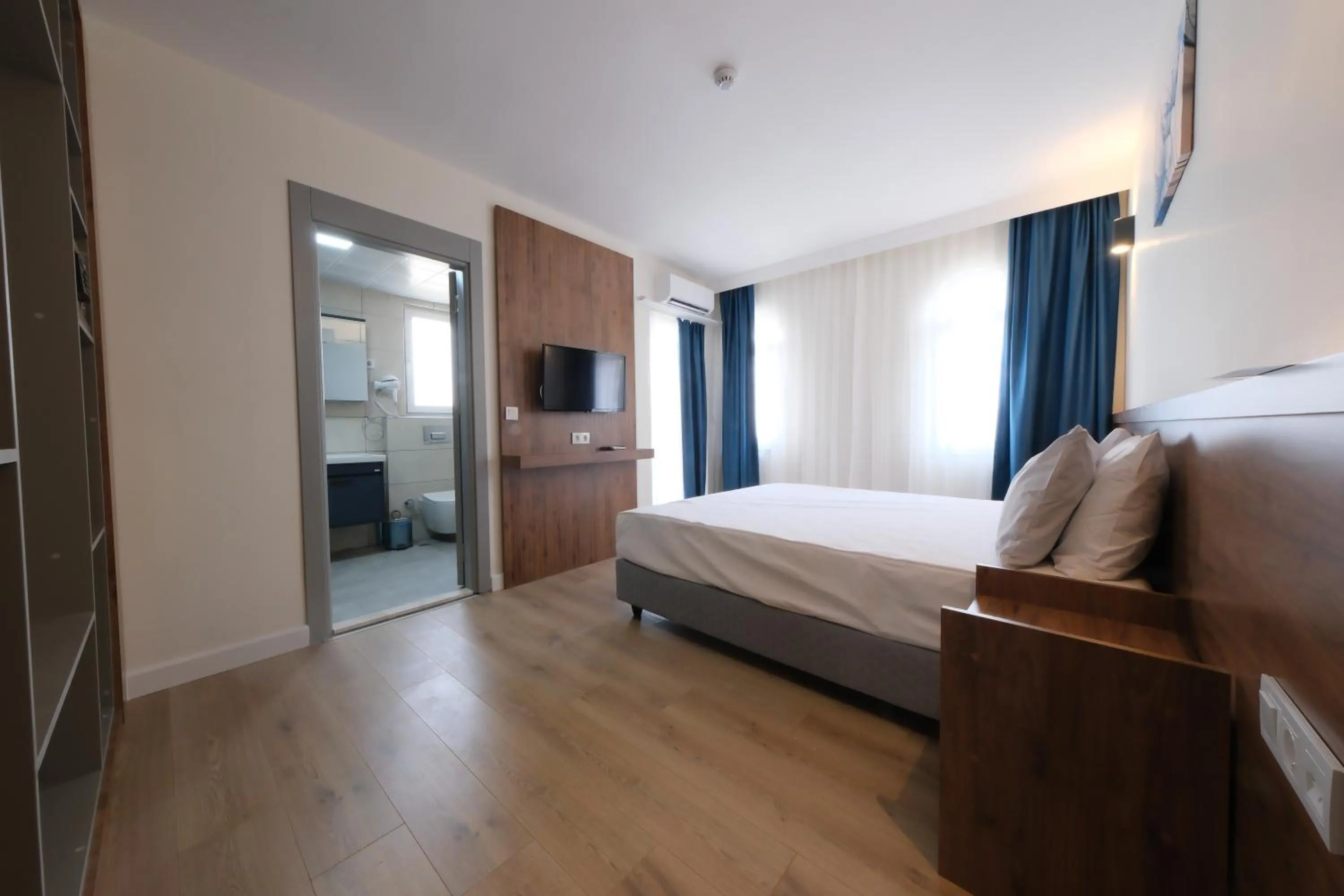 Bed in Premier Inn City Antalya